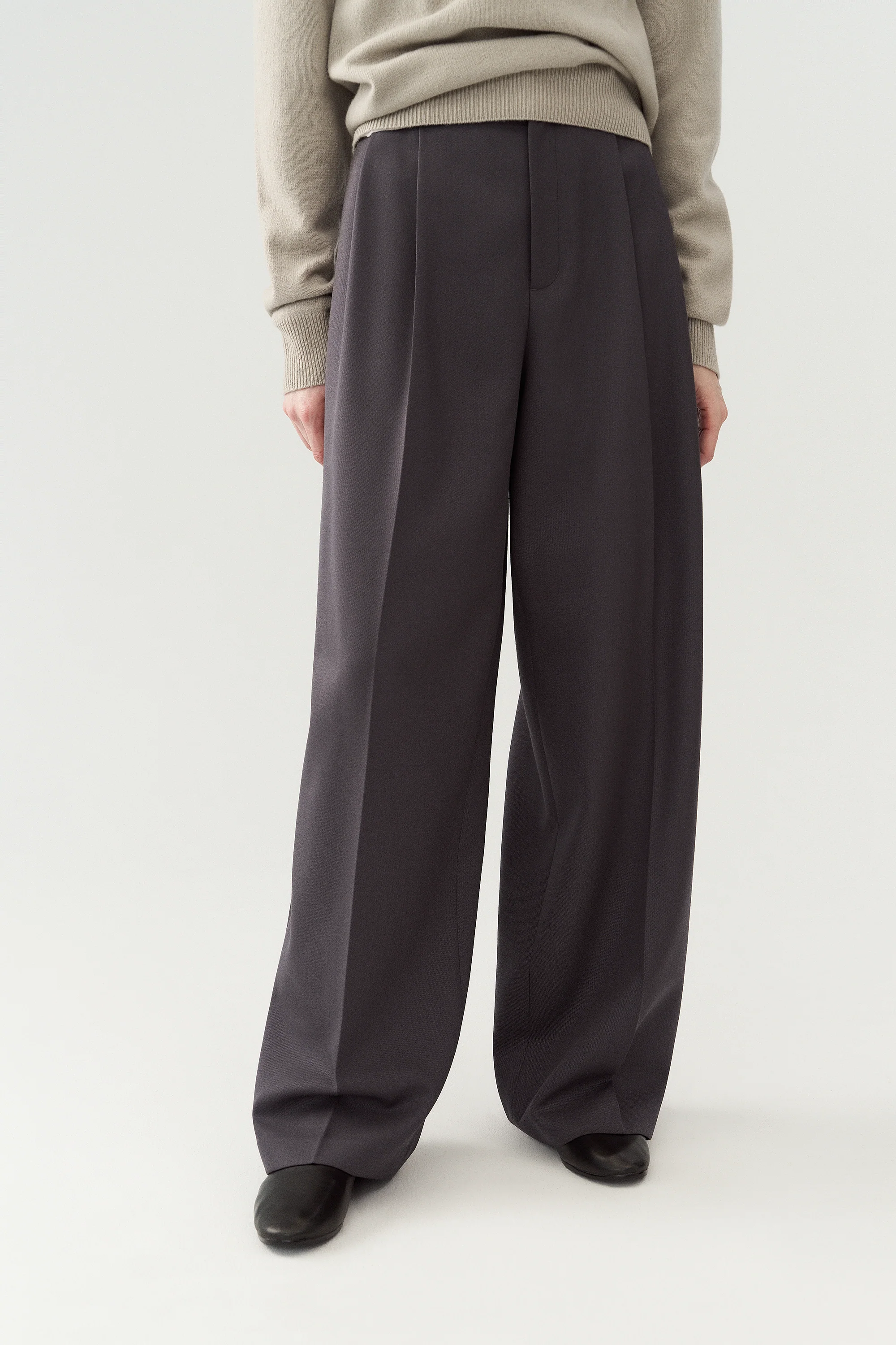 Loose-fit Wide-leg Trousers With Double Pleats - Image 5