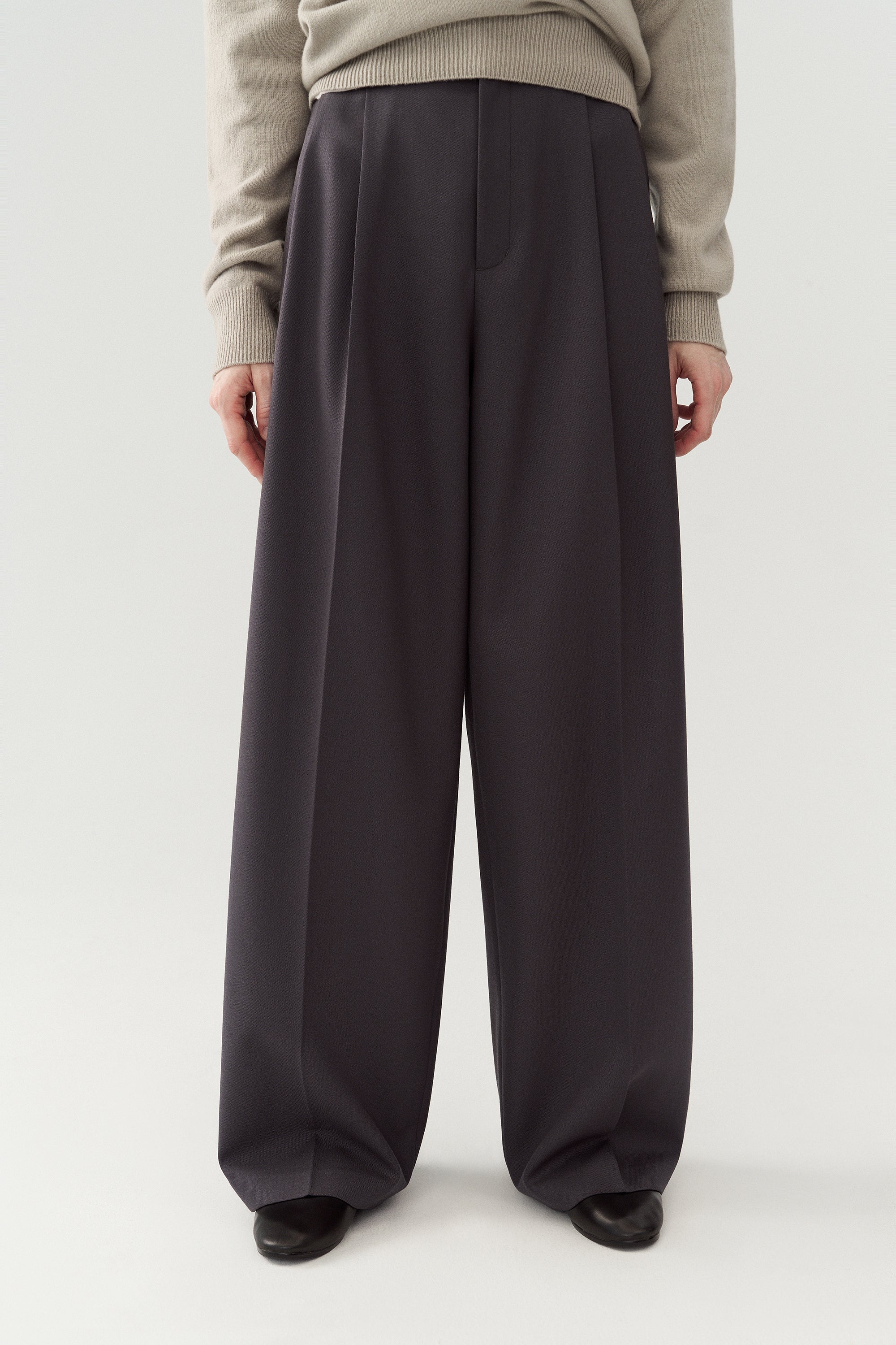 Loose-fit Wide-leg Trousers With Double Pleats - Image 6