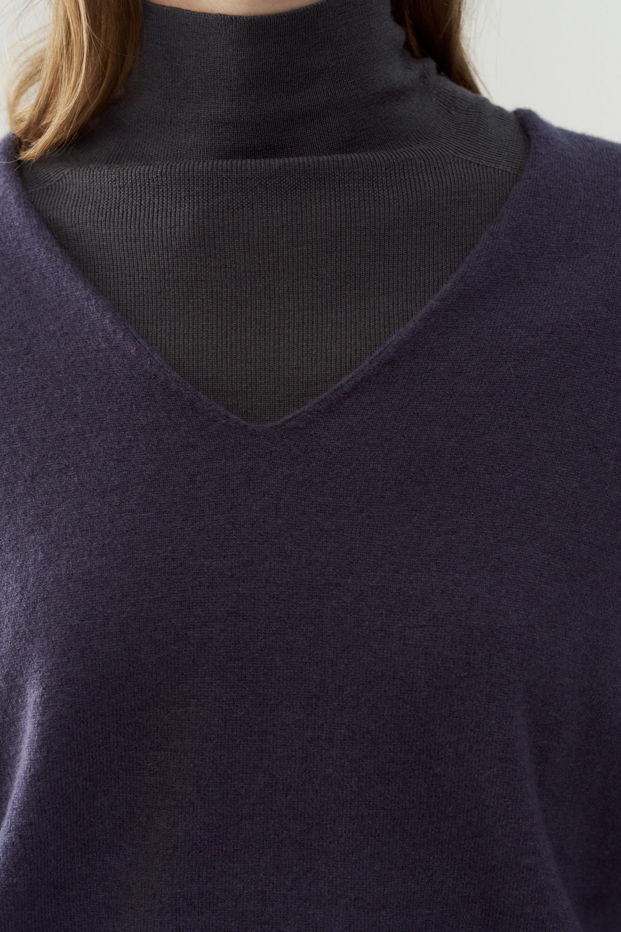V-neck Slightly Loose Knit Top - Image 15