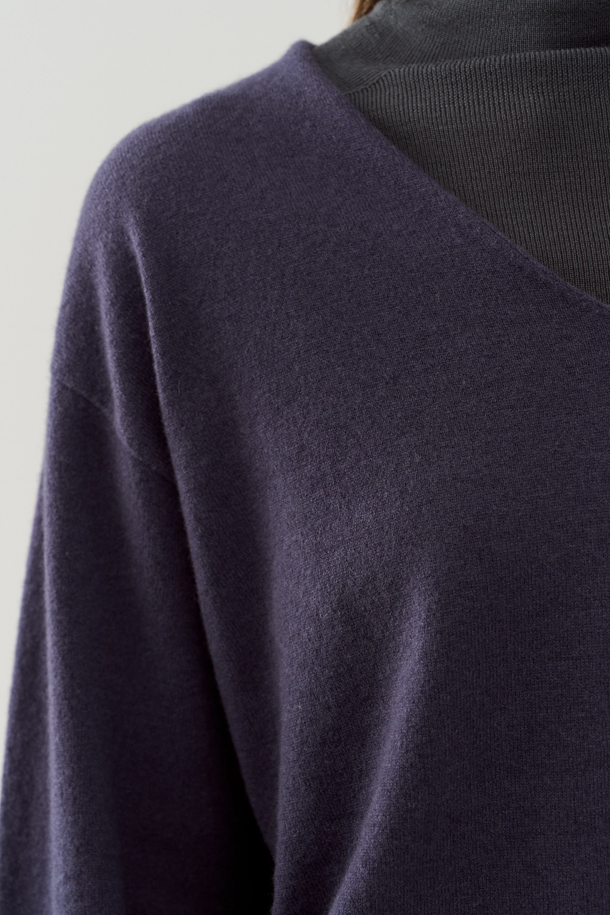 V-neck Slightly Loose Knit Top - Image 16