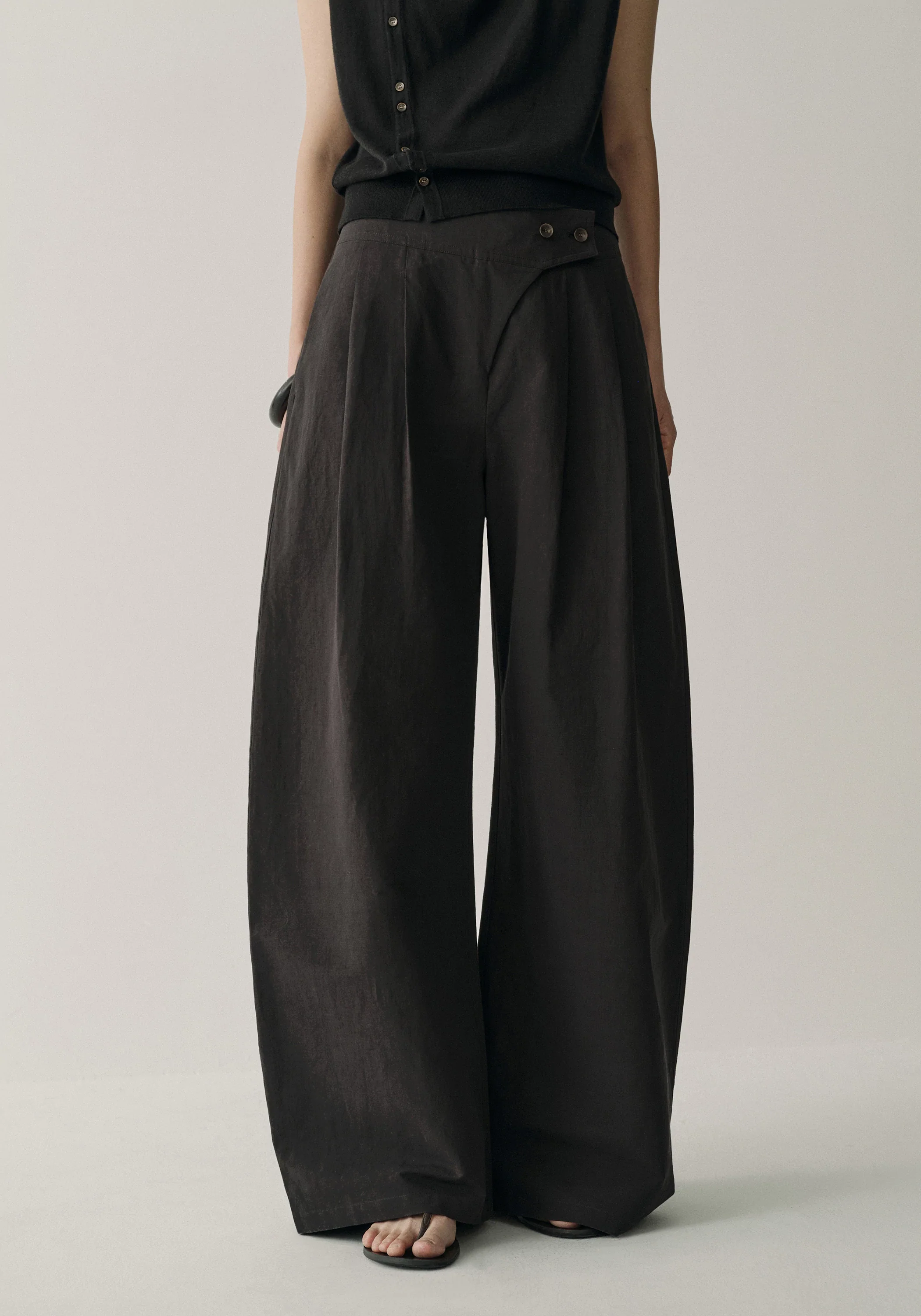 Asymmetric Cotton-linen Pants - Image 14
