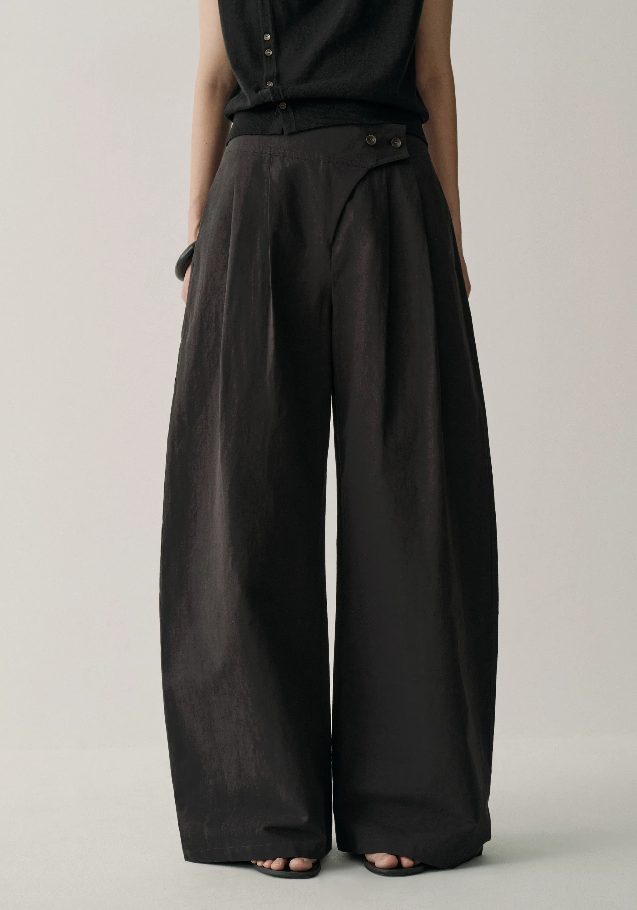 Asymmetric Cotton-linen Pants - Image 15