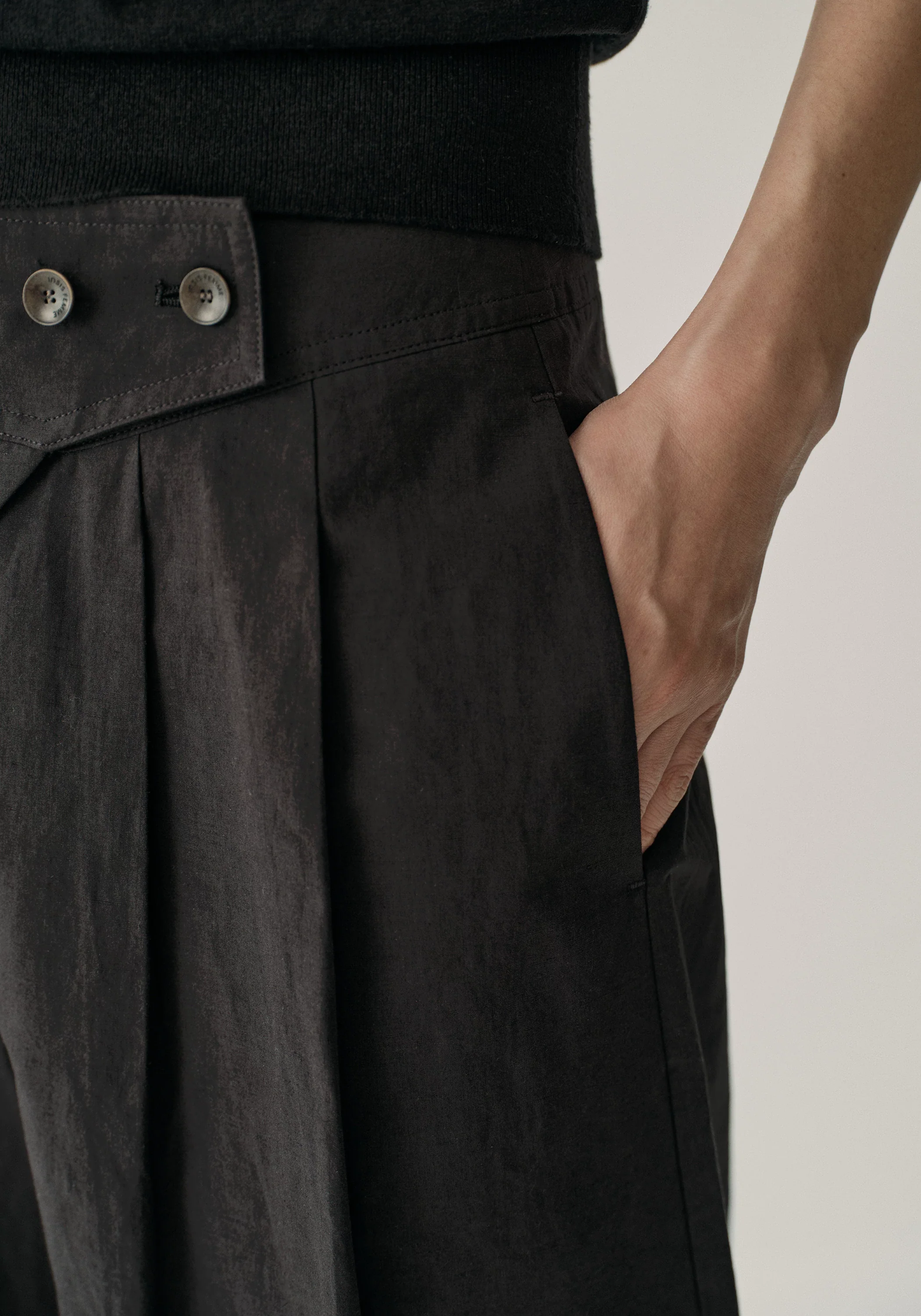 Asymmetric Cotton-linen Pants - Image 16