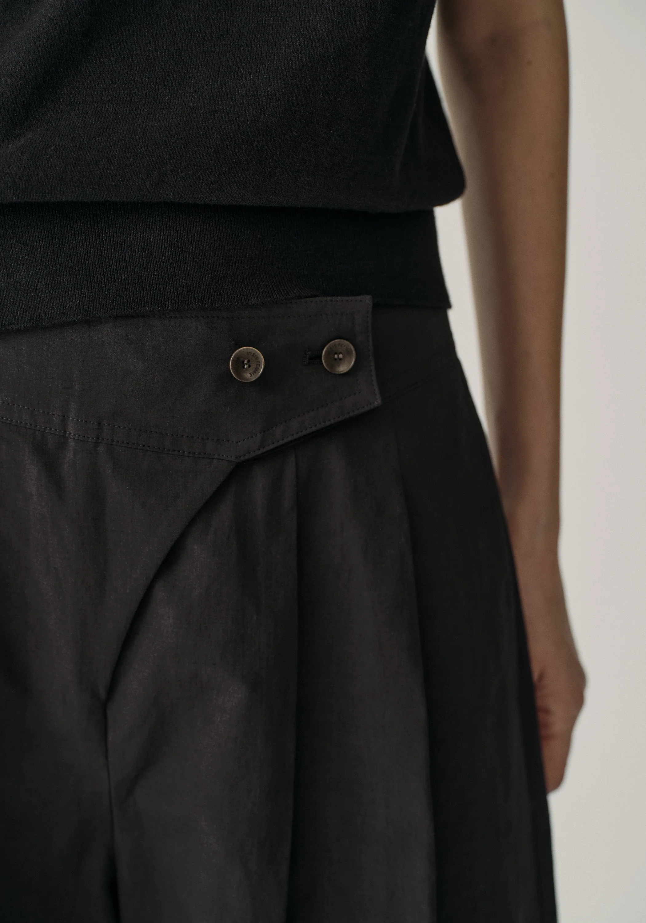 Asymmetric Cotton-linen Pants - Image 17