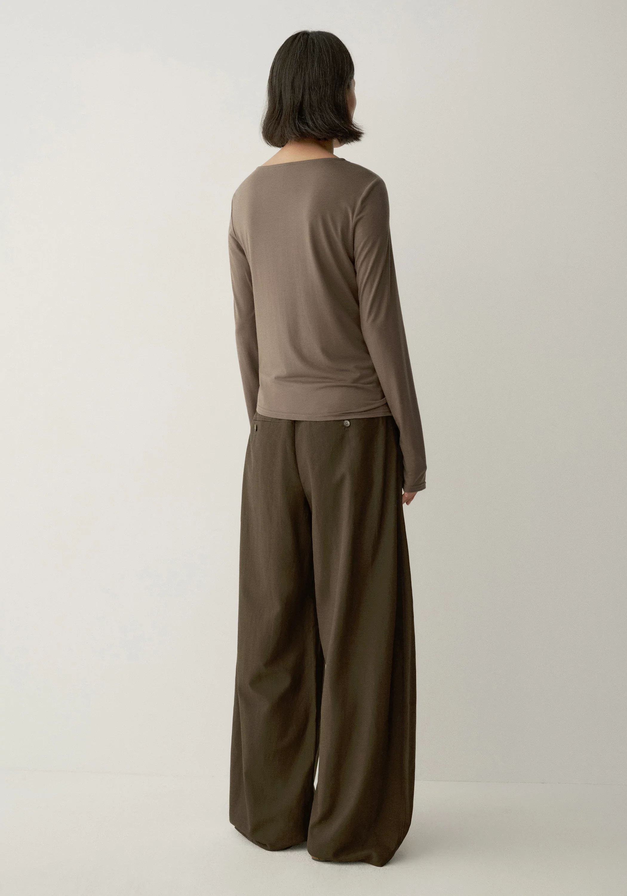Asymmetric Twist-knot T-shirt - Image 5