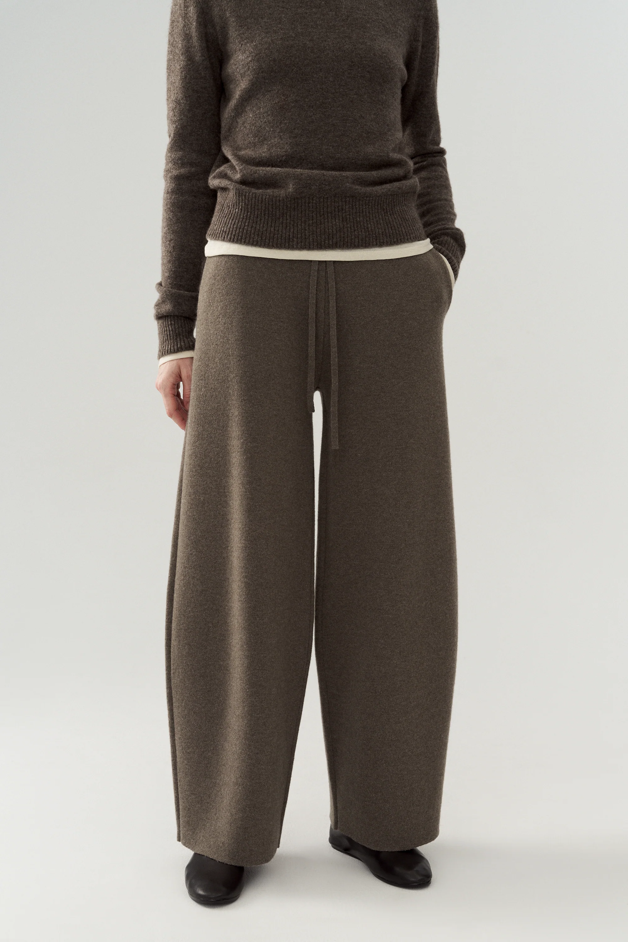 Barrel Wool Knitted Pants - Image 13