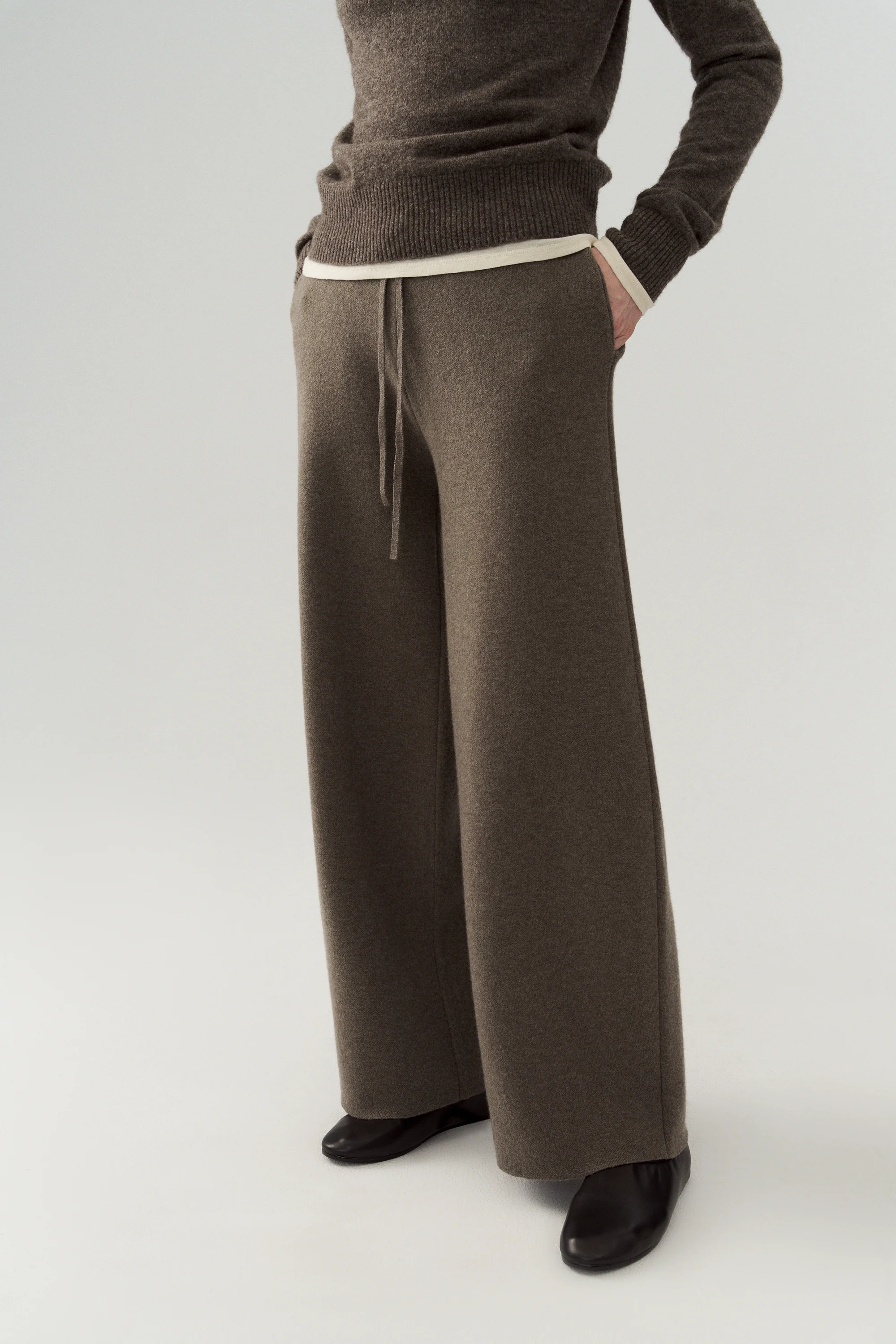 Barrel Wool Knitted Pants - Image 14