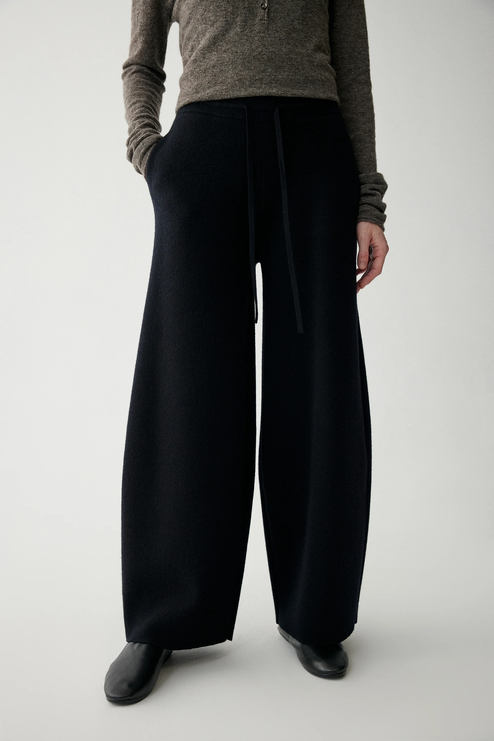 Barrel Wool Knitted Pants - Image 6