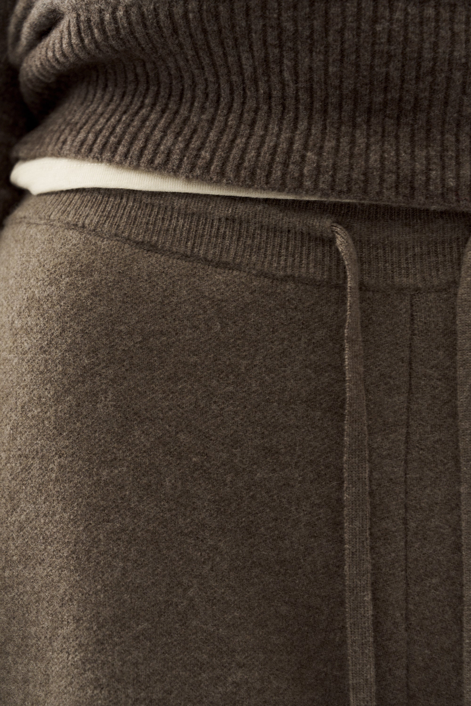 Barrel Wool Knitted Pants - Image 9