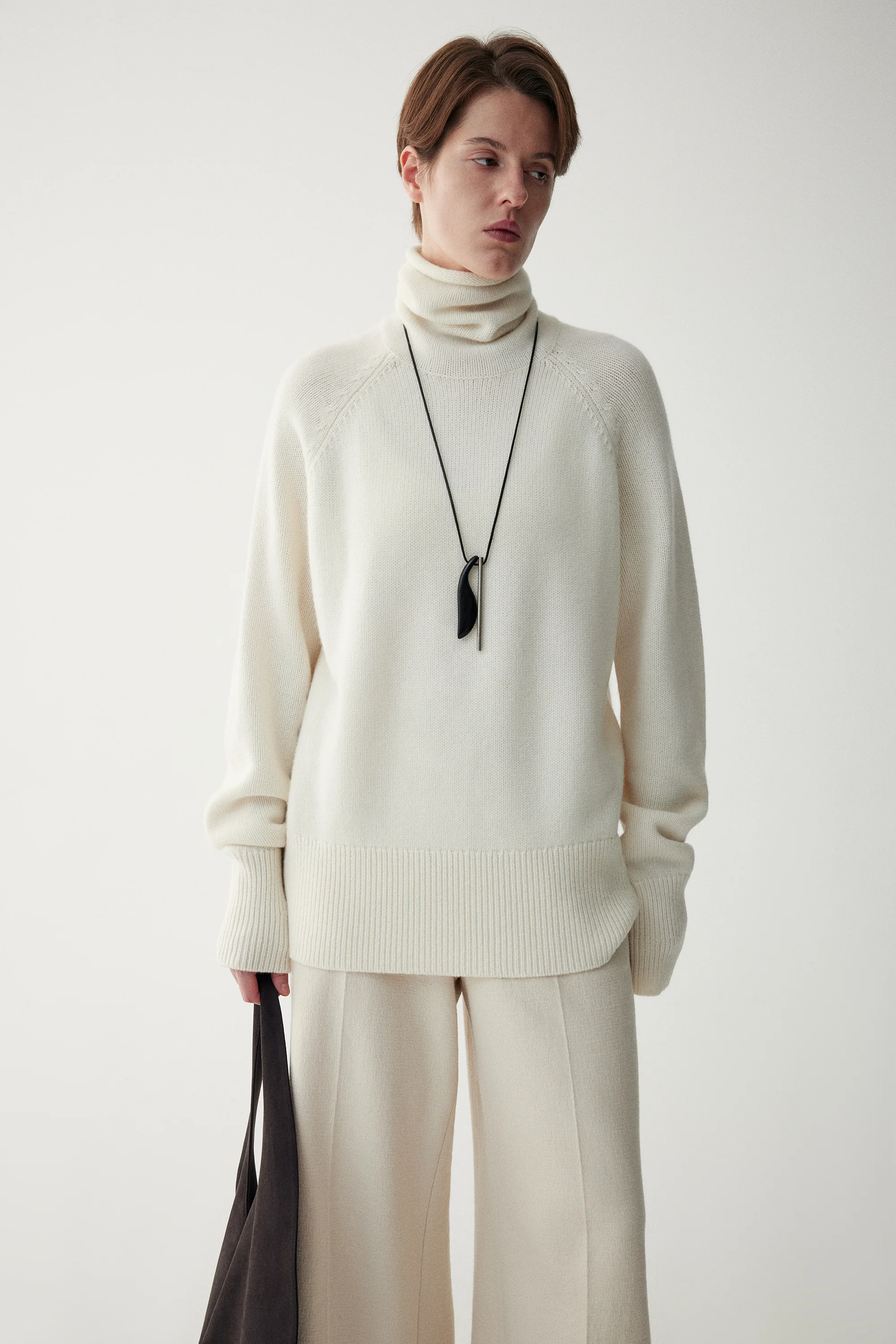 Cashmere Turtle-neck Jumper - Image 15