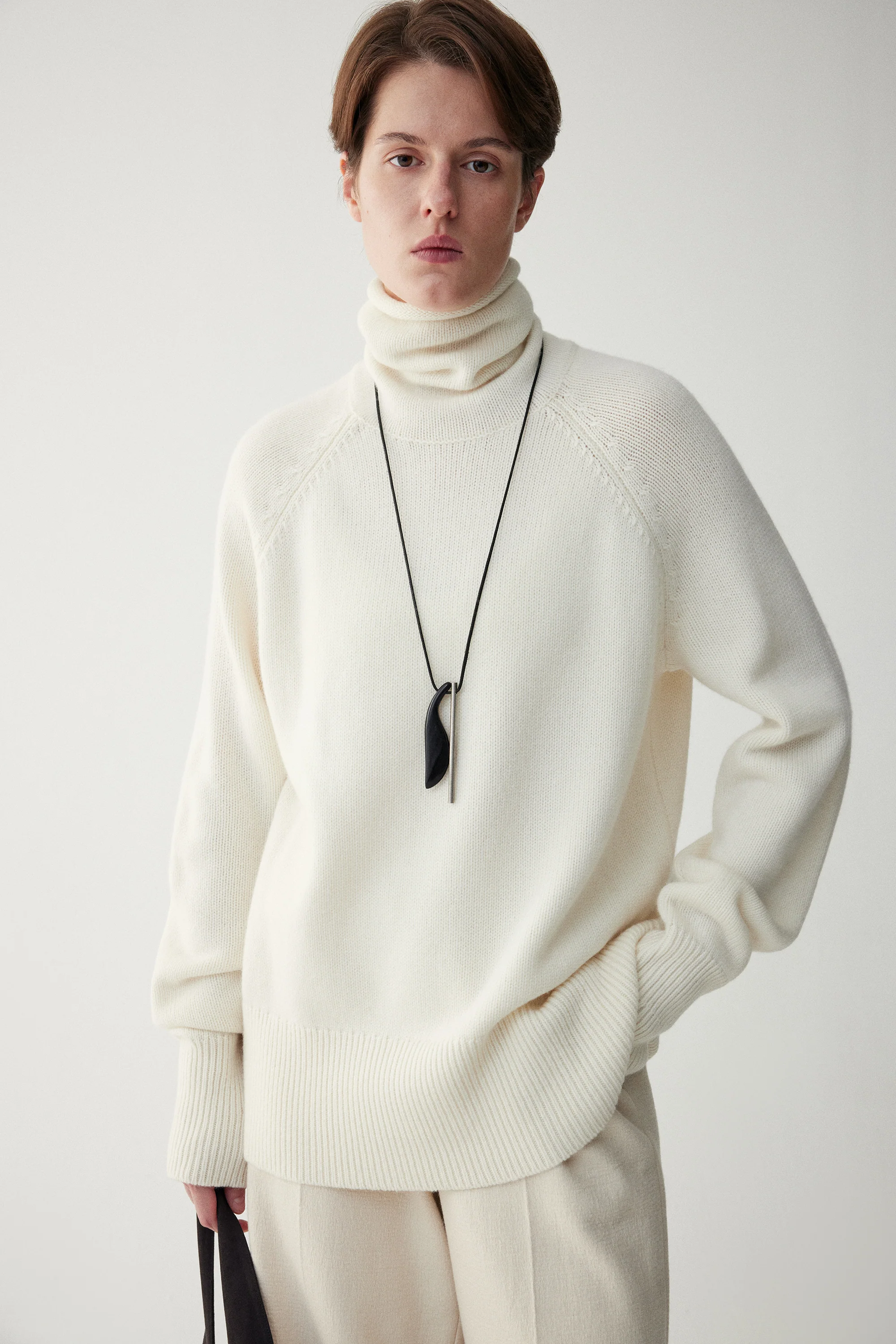 Cashmere Turtle-neck Jumper - Image 16