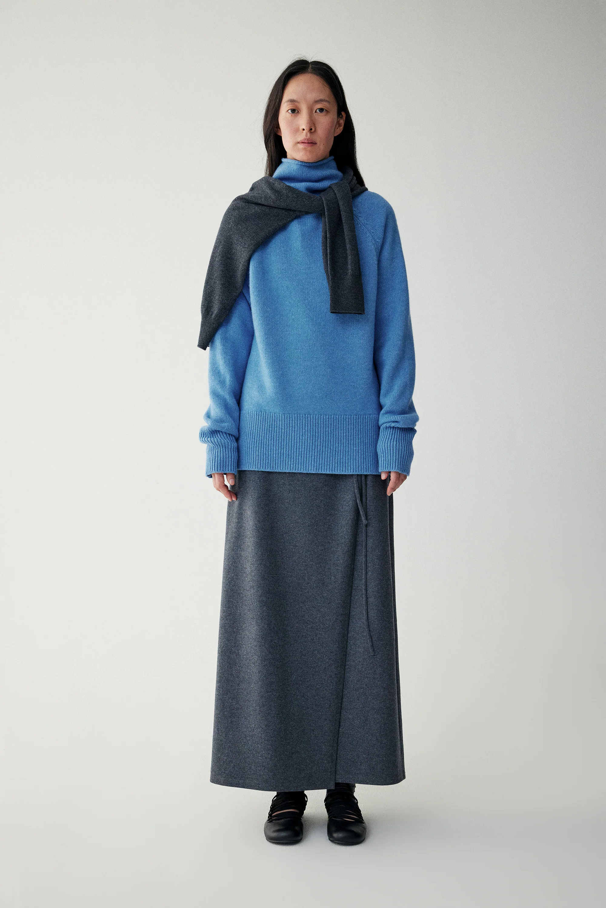 Cashmere Turtle-neck Jumper - Image 3