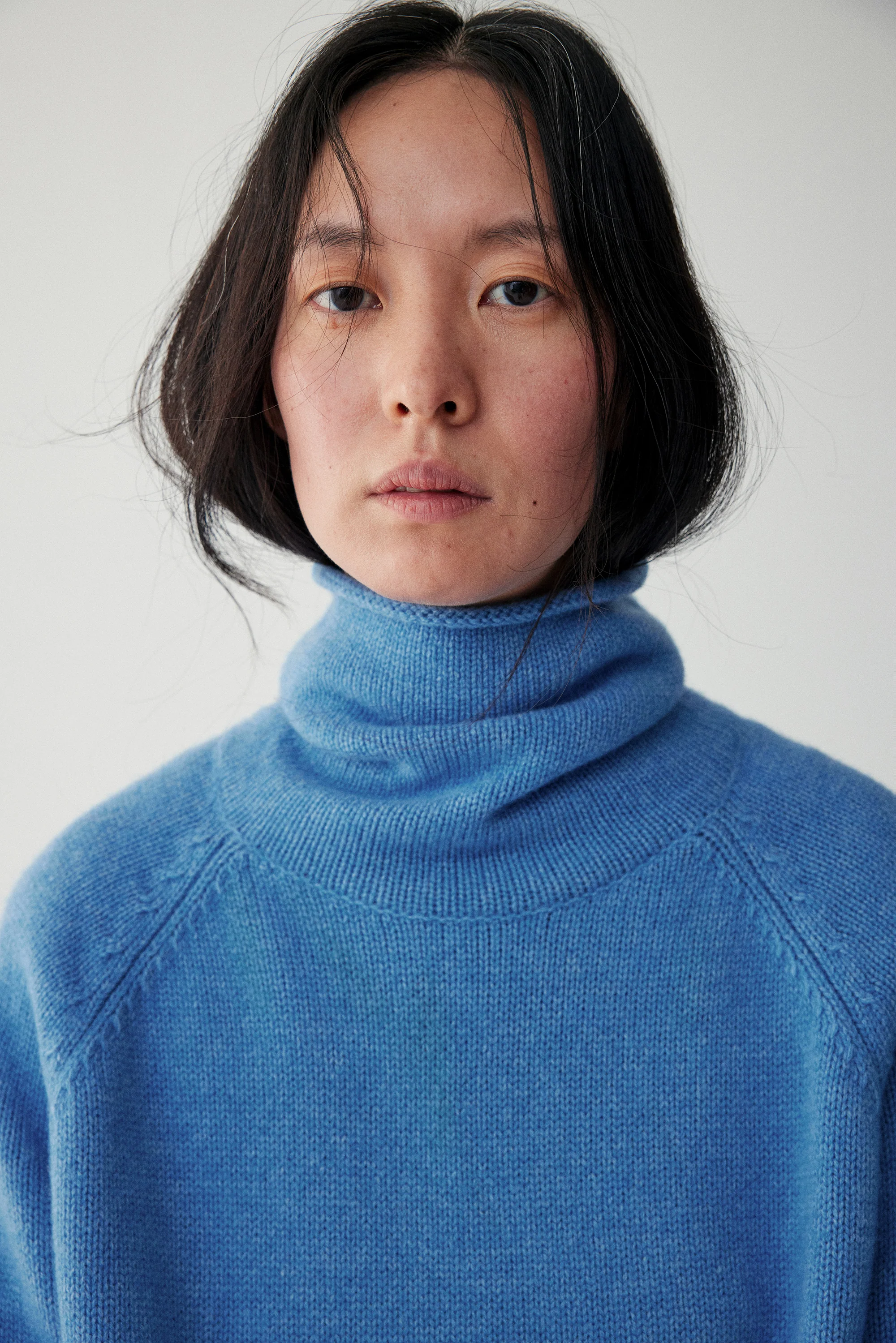 Cashmere Turtle-neck Jumper - Image 8