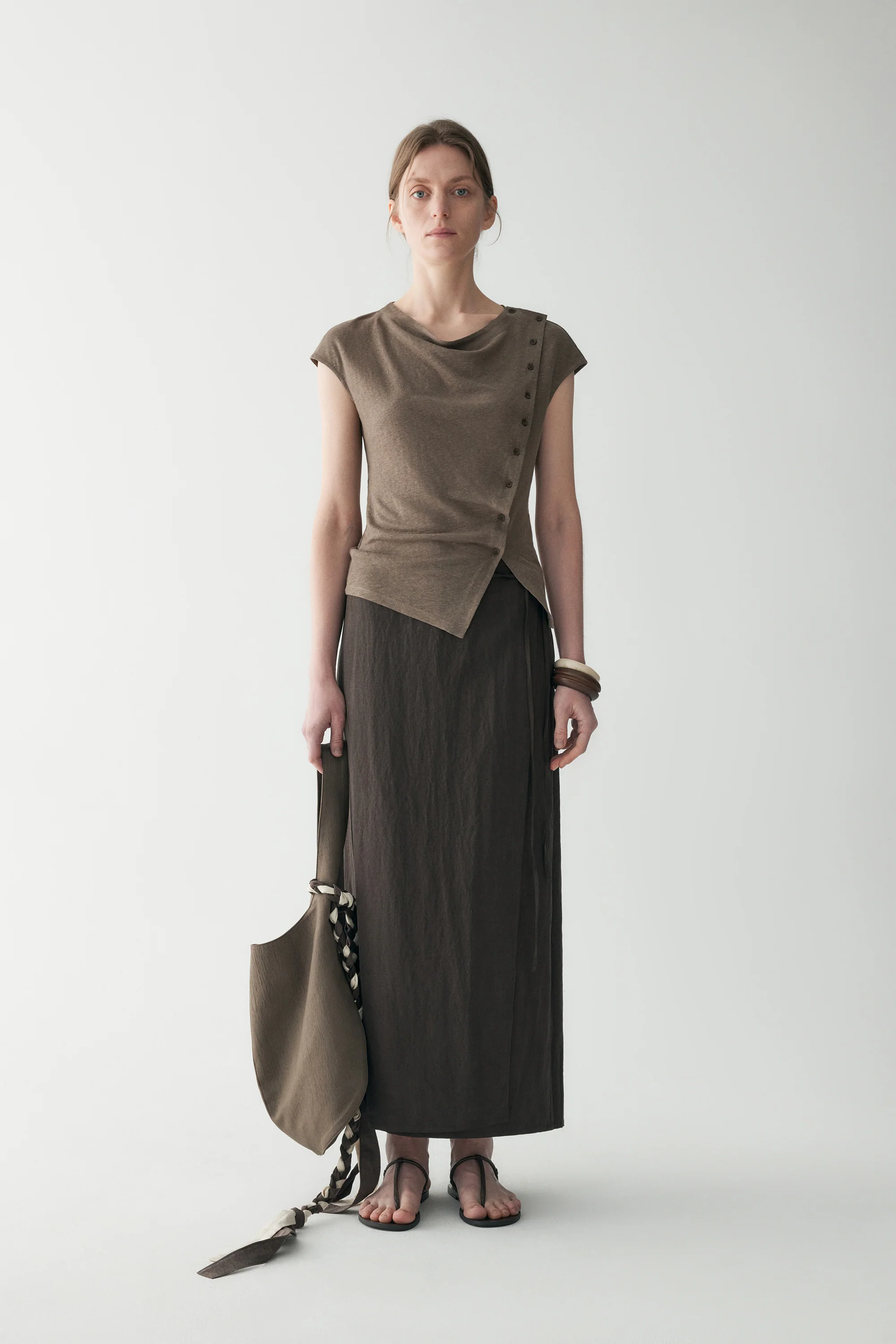 Chinese-inspired Linen T-shirt - Image 3