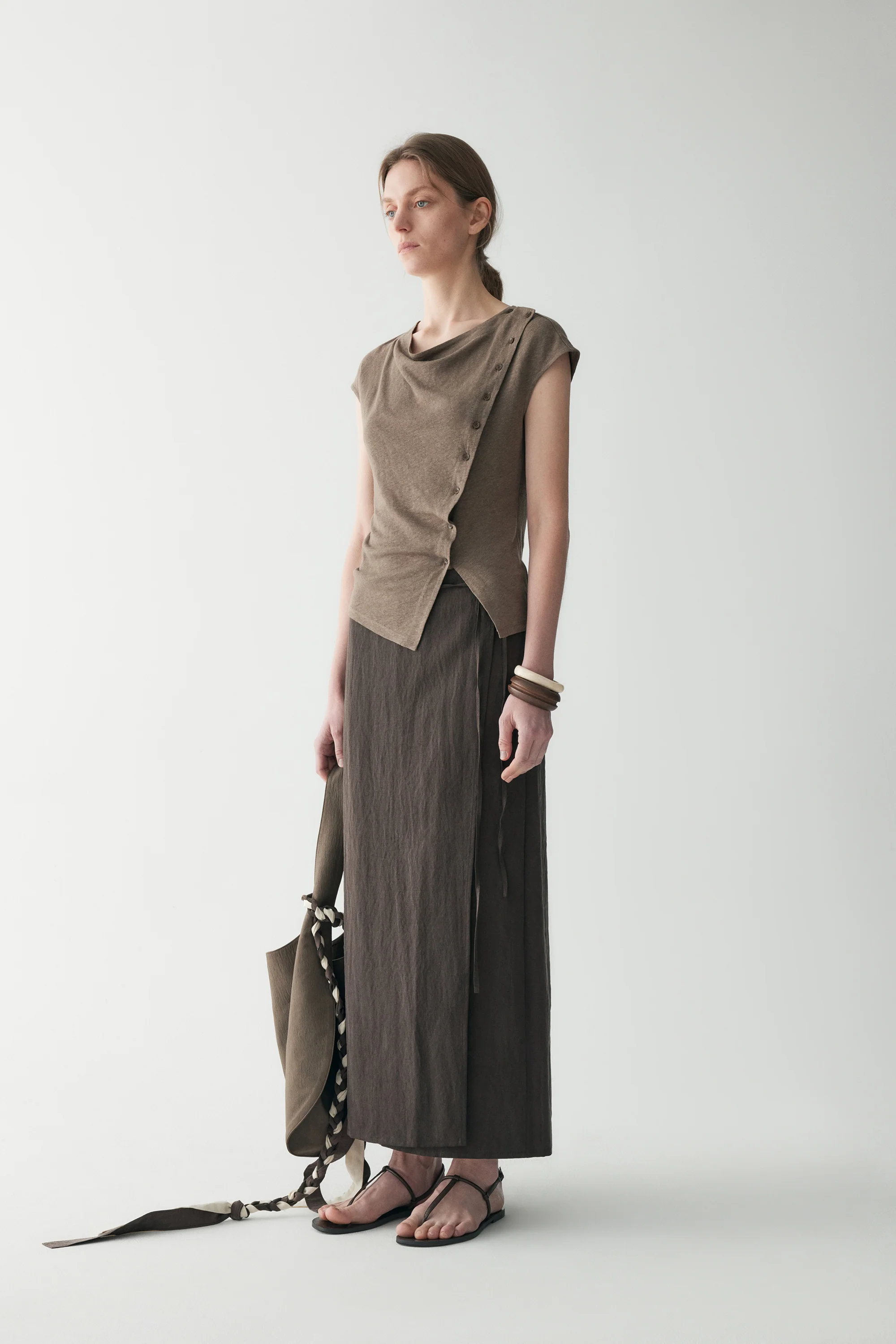 Chinese-inspired Linen T-shirt - Image 5