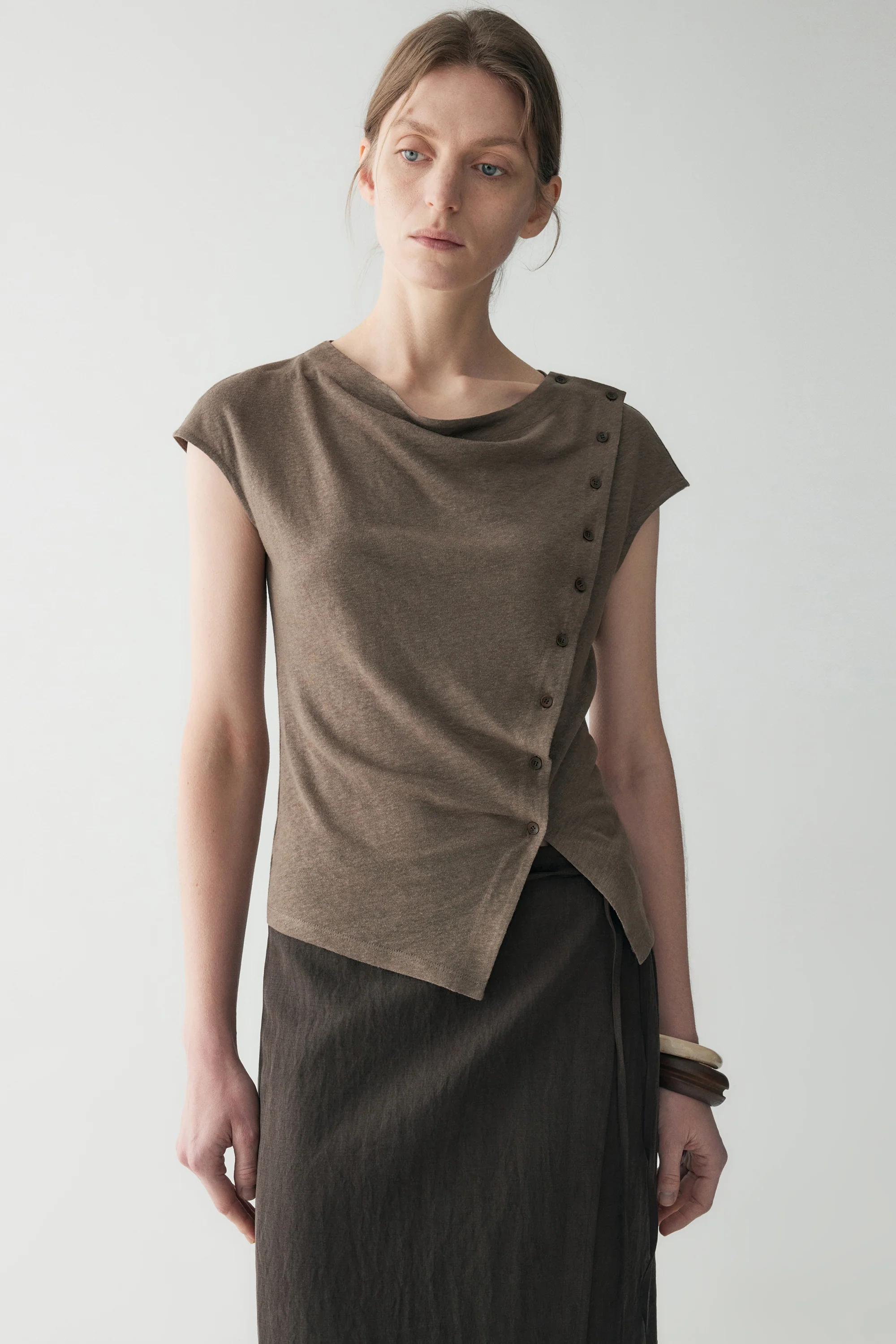 Chinese-inspired Linen T-shirt - Image 7
