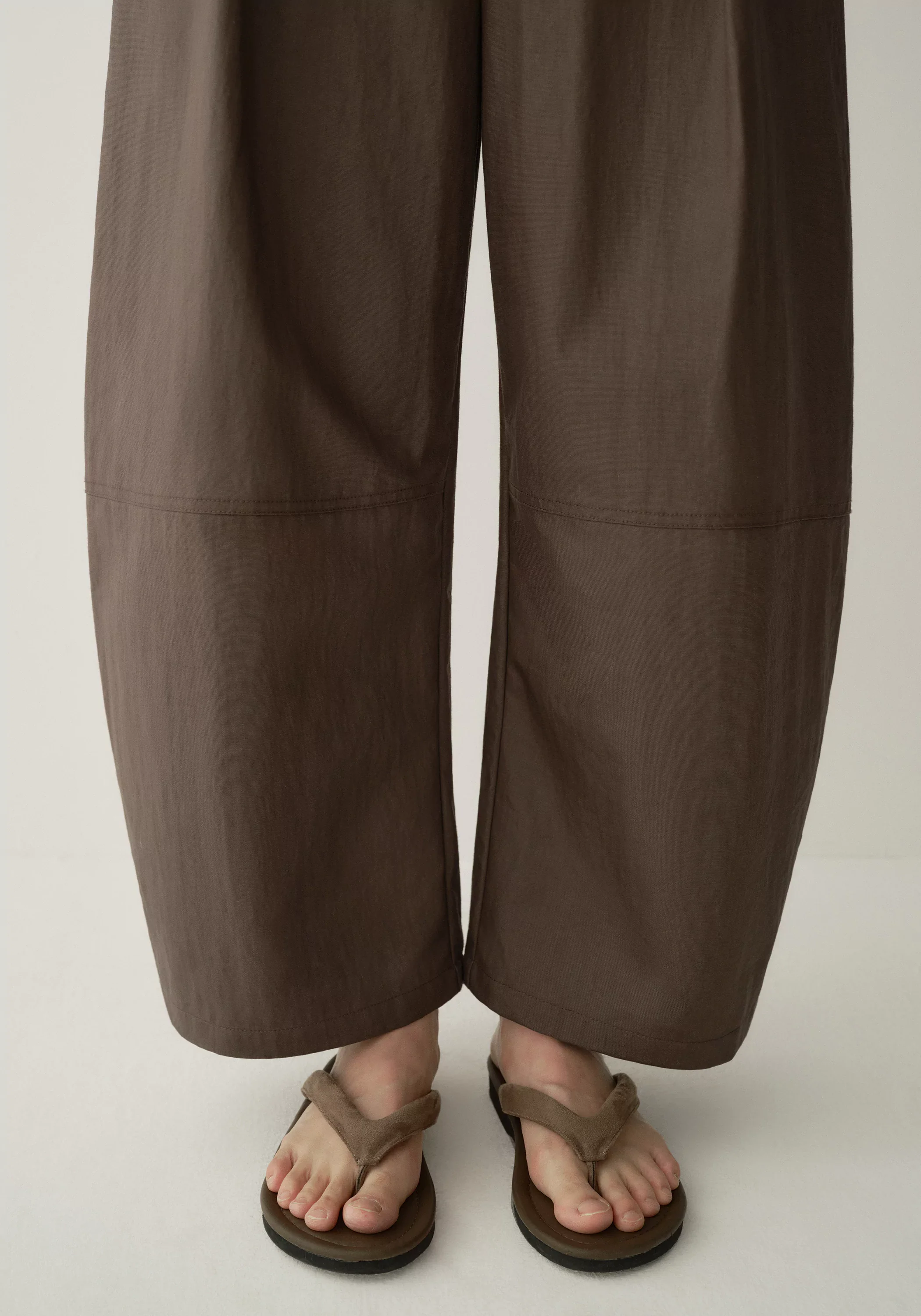 Coated Cropped Pants - Image 10