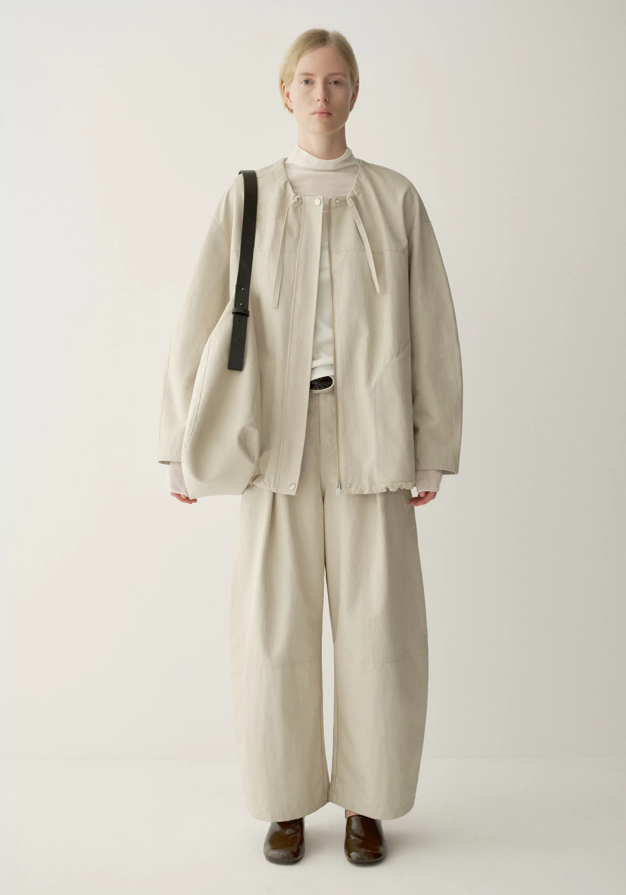 Coated Cropped Pants - Image 15