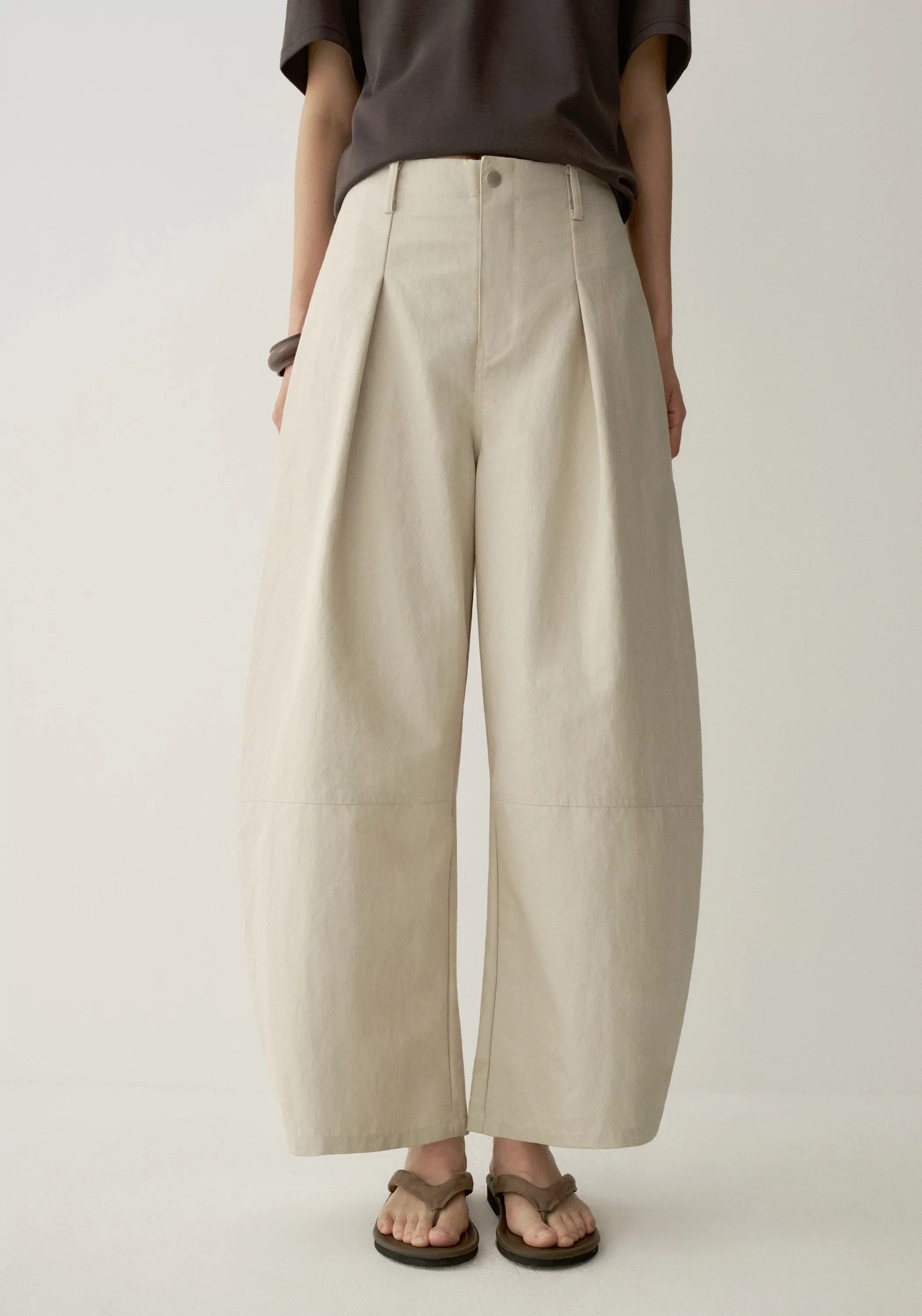 Coated Cropped Pants - Image 16