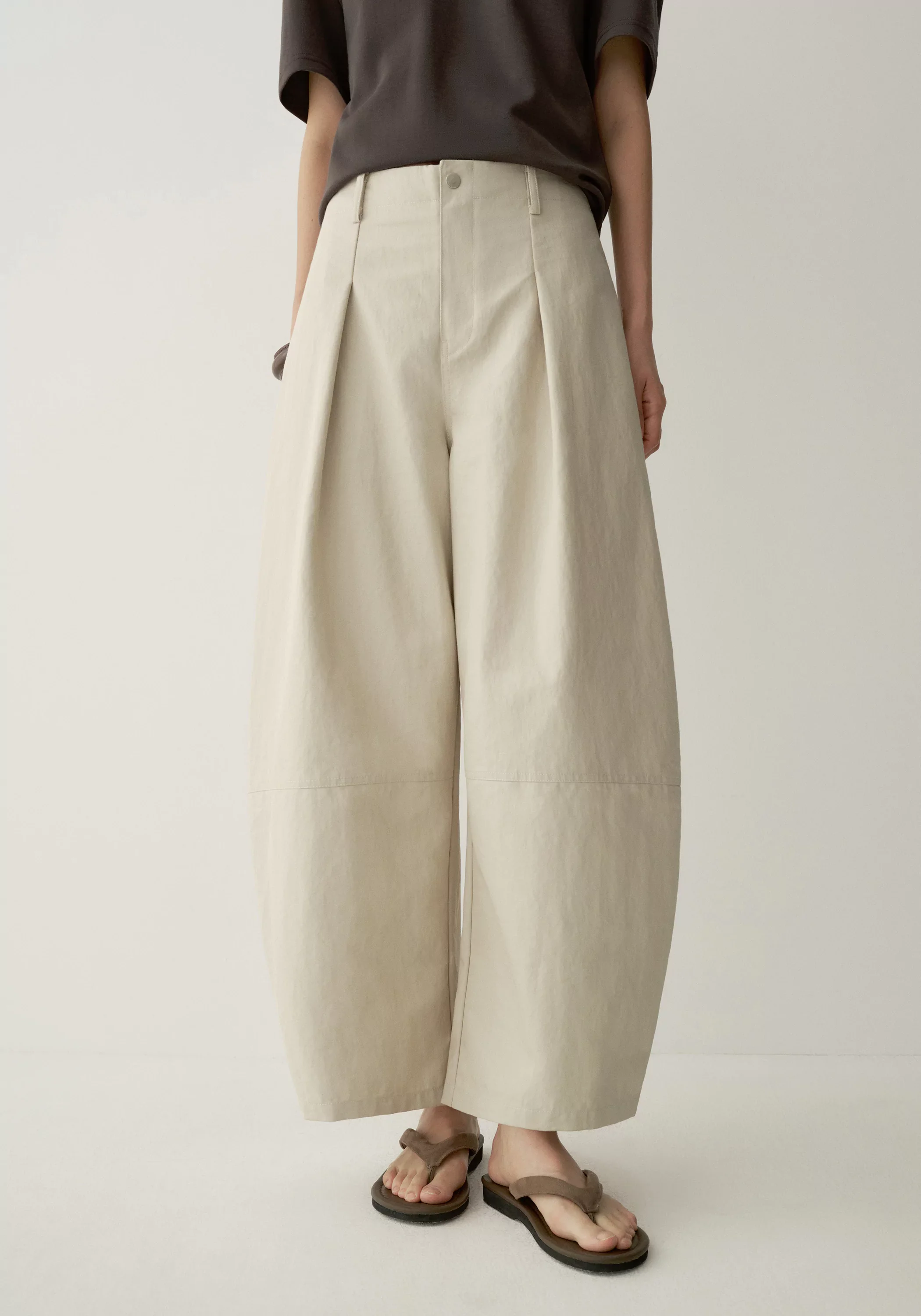 Coated Cropped Pants - Image 17