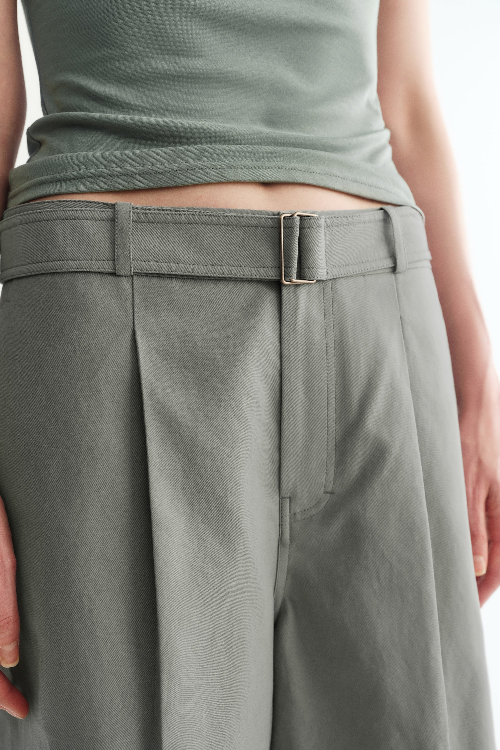 Cotton A-line Pleated Shorts - Image 10