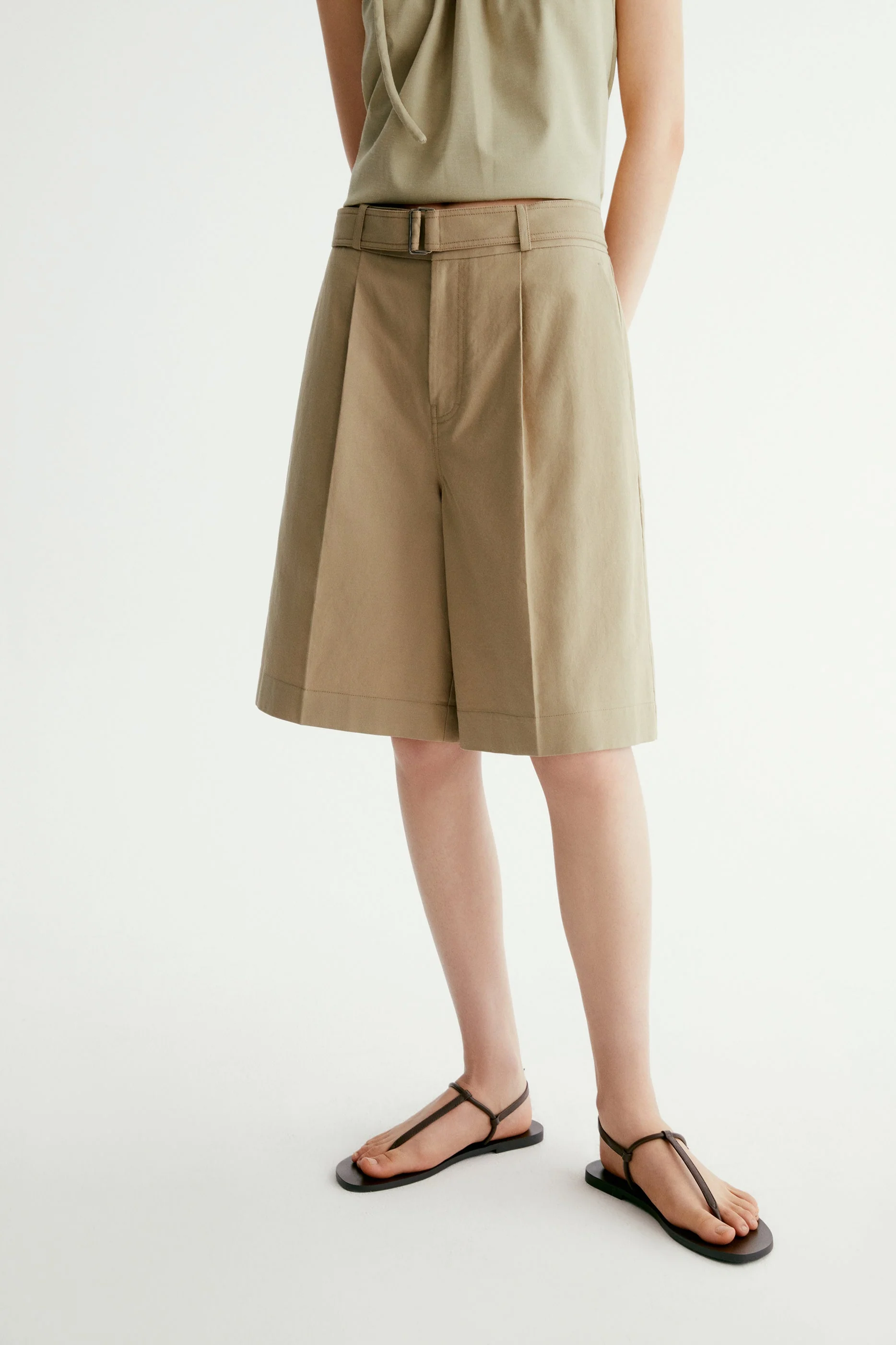 Cotton A-line Pleated Shorts - Image 13
