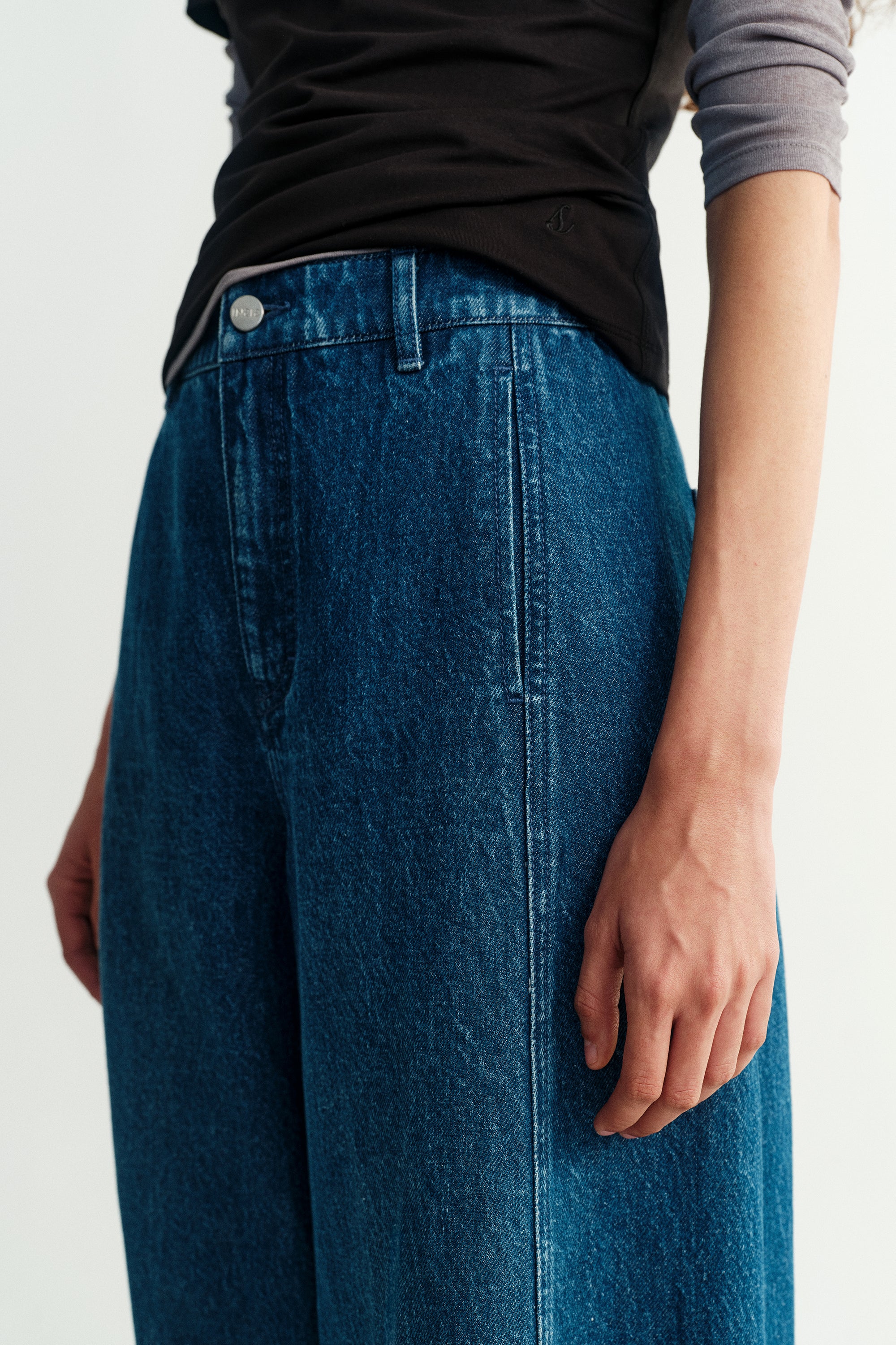 Cotton-linen Curved Jeans - Image 11
