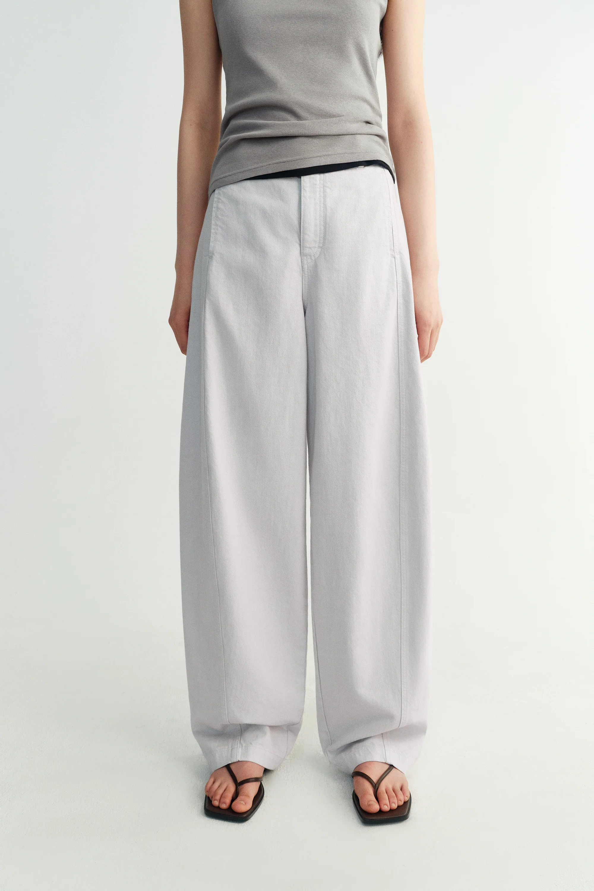 Cotton-linen Curved Jeans - Image 18