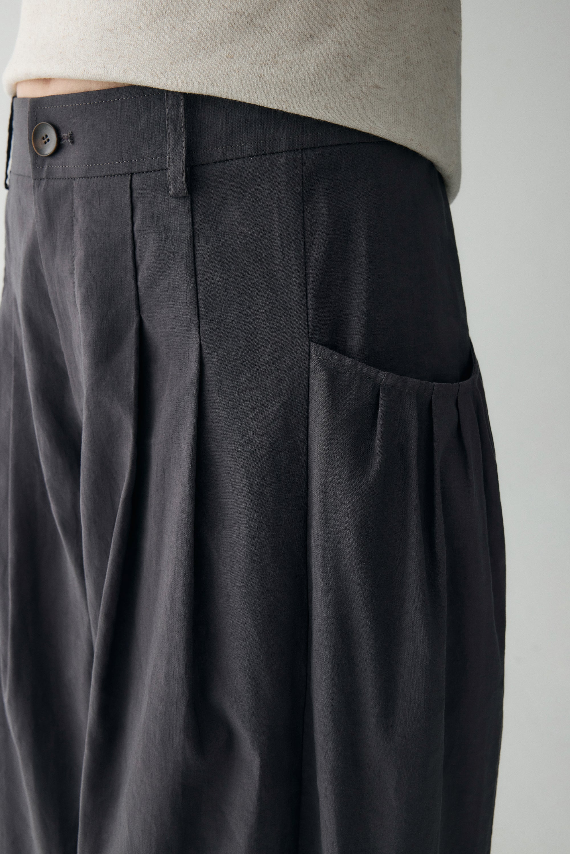 Cotton-linen Pleated Pants - Image 10
