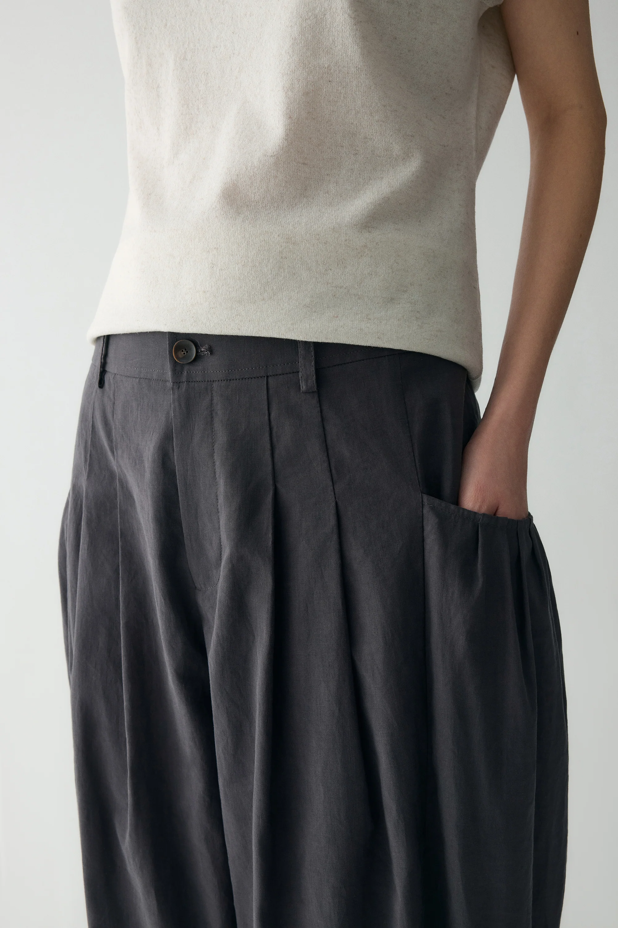 Cotton-linen Pleated Pants - Image 9