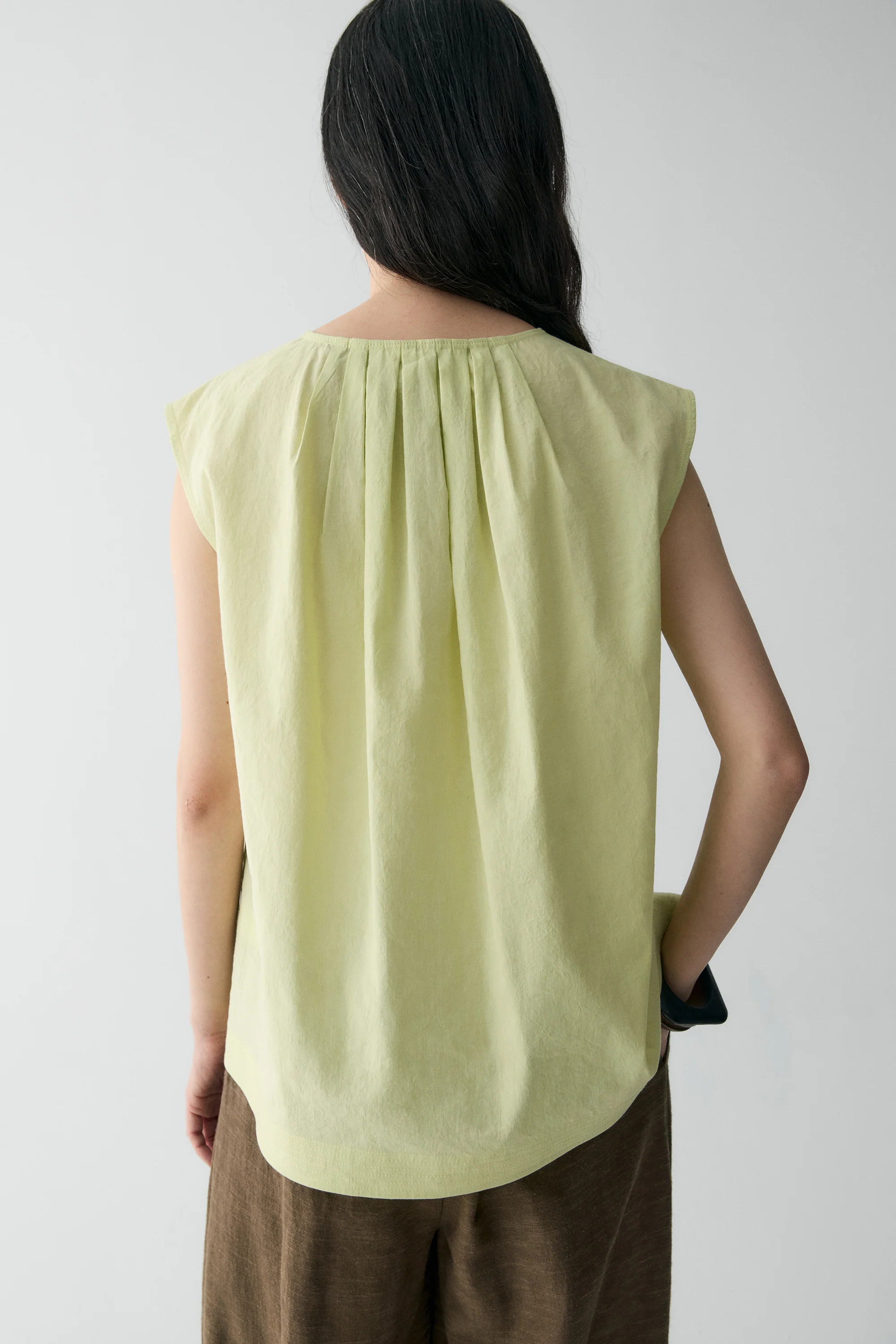 Cotton-linen Sleeveless Blouse - Image 10