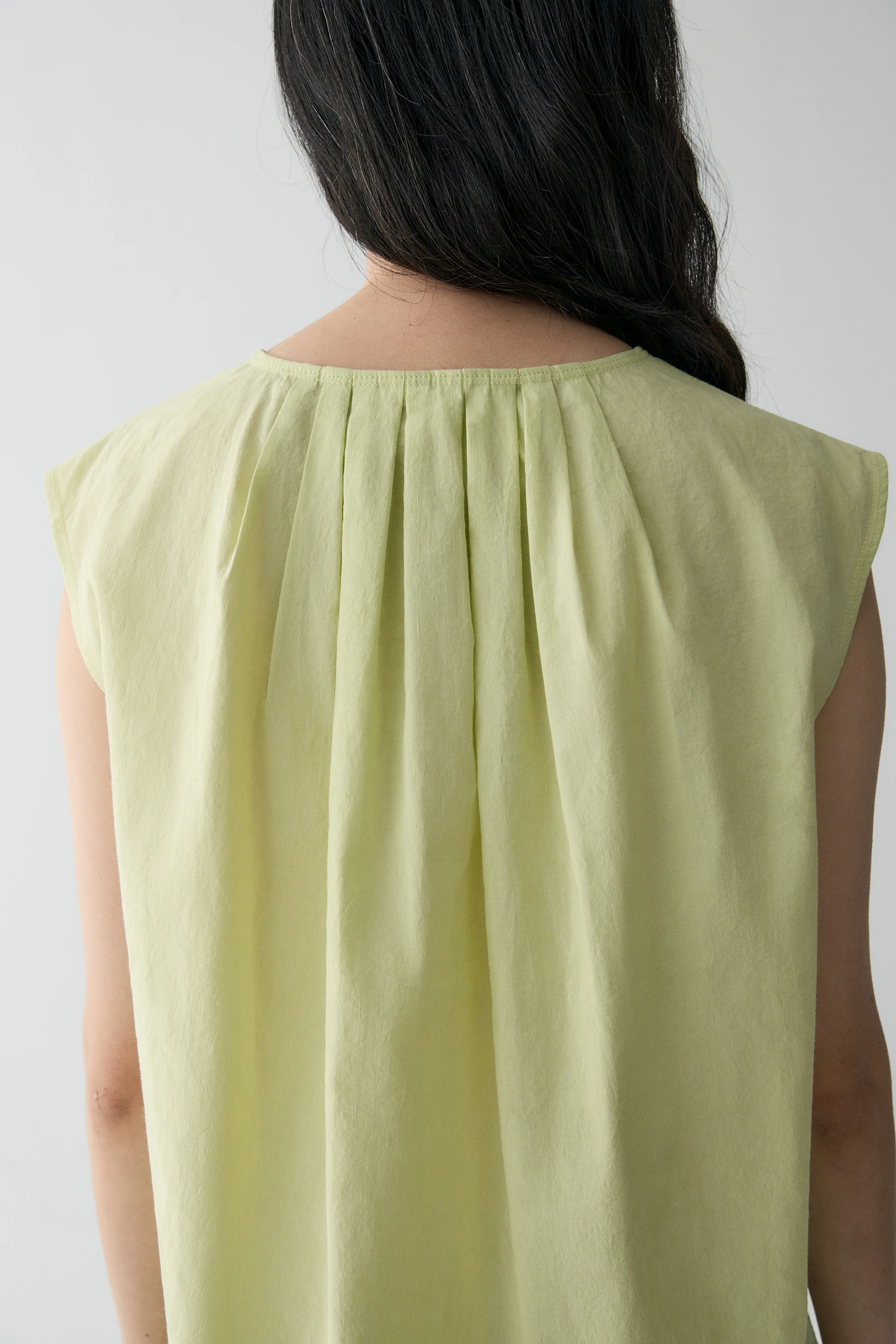 Cotton-linen Sleeveless Blouse - Image 12