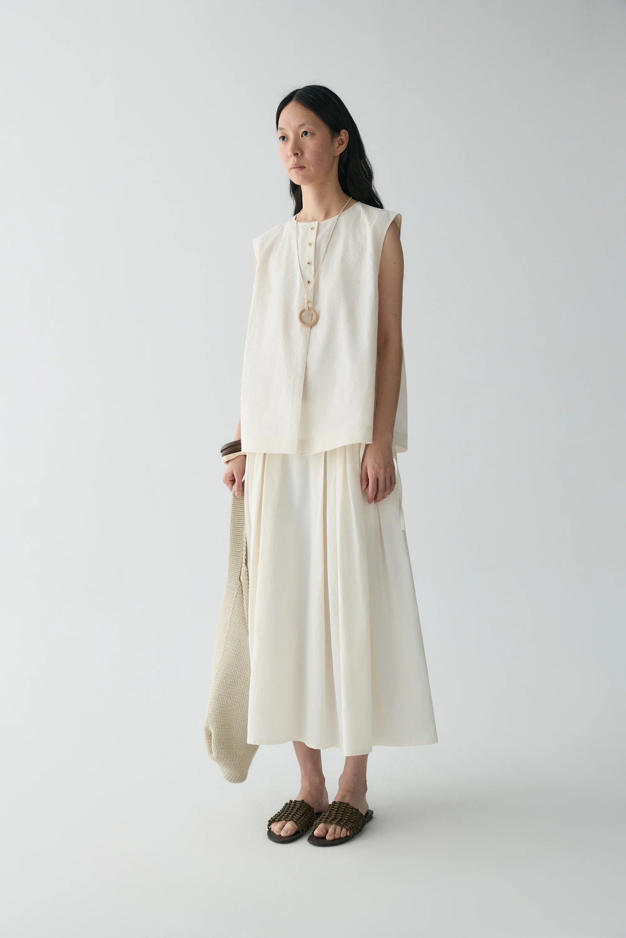Cotton-linen Sleeveless Blouse - Image 20