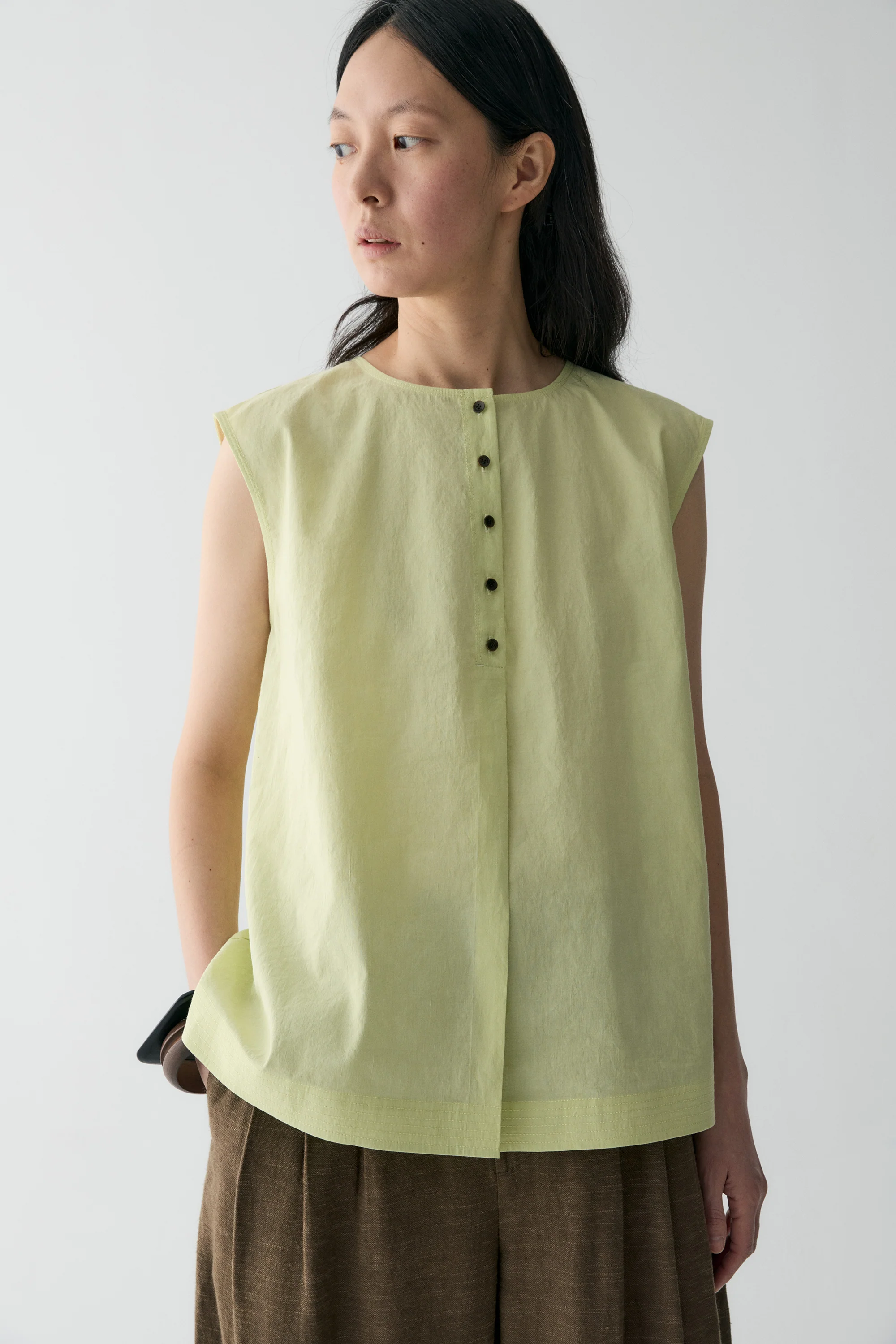 Cotton-linen Sleeveless Blouse - Image 8