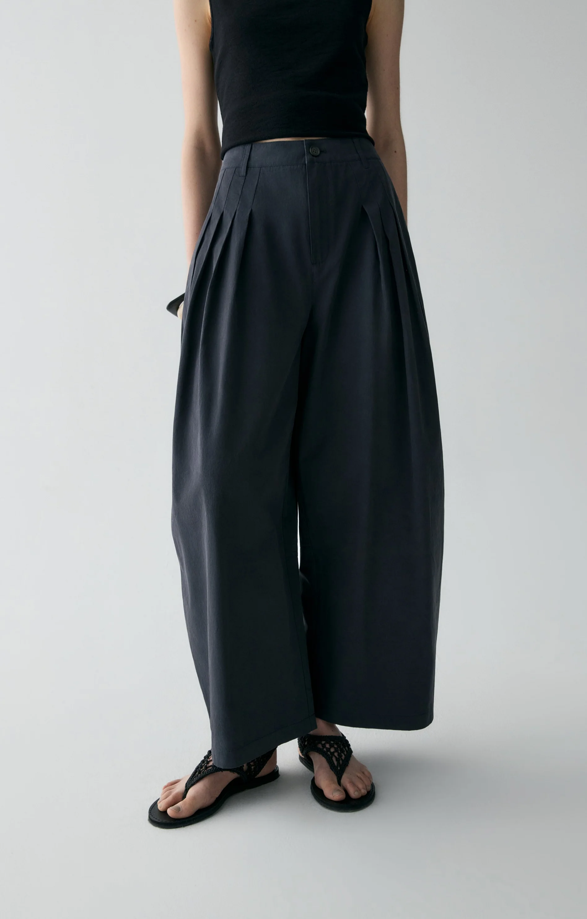 Cotton Pleated Curved Pants - Image 21