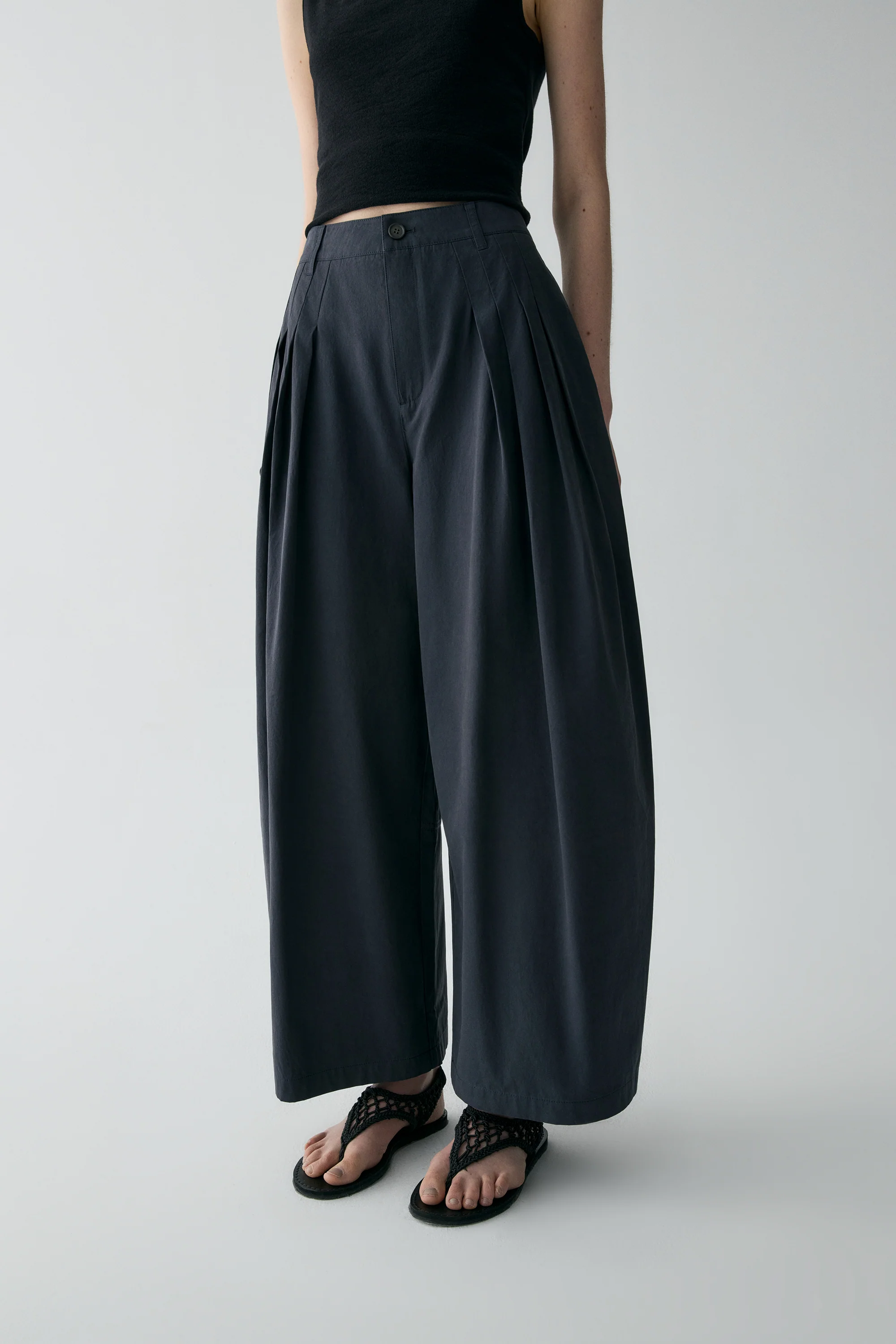 Cotton Pleated Curved Pants - Image 22