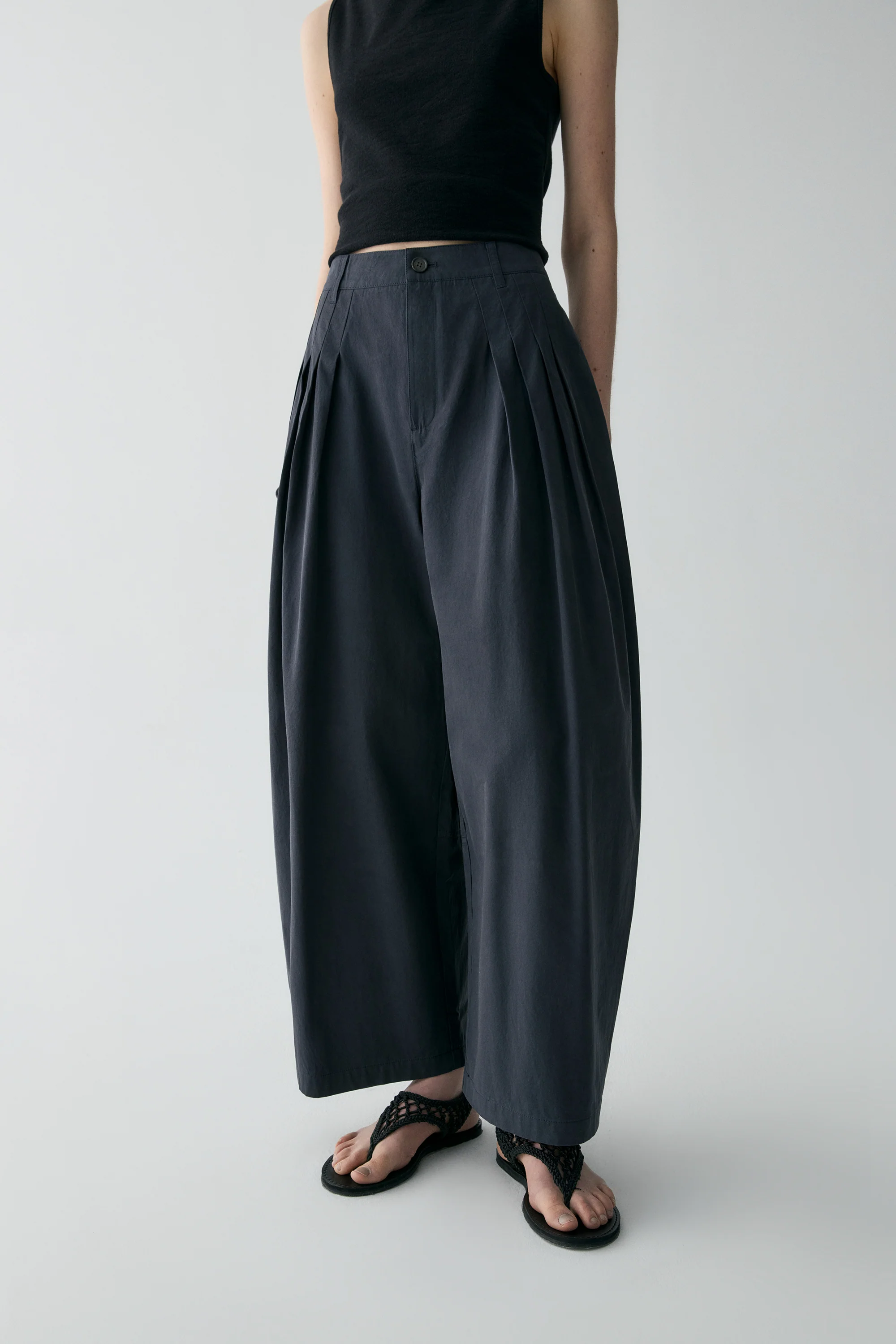 Cotton Pleated Curved Pants - Image 23