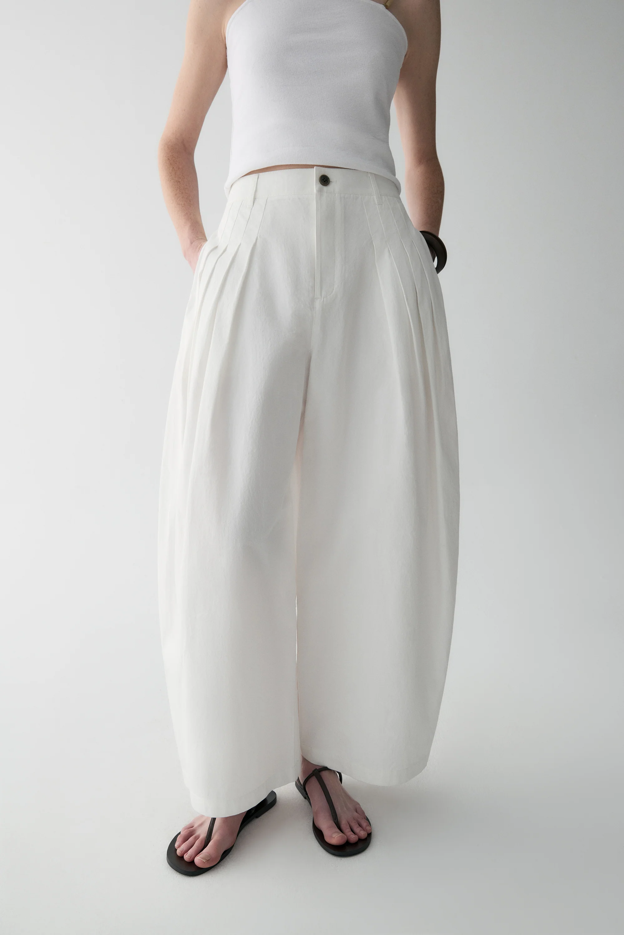 Cotton Pleated Curved Pants - Image 6