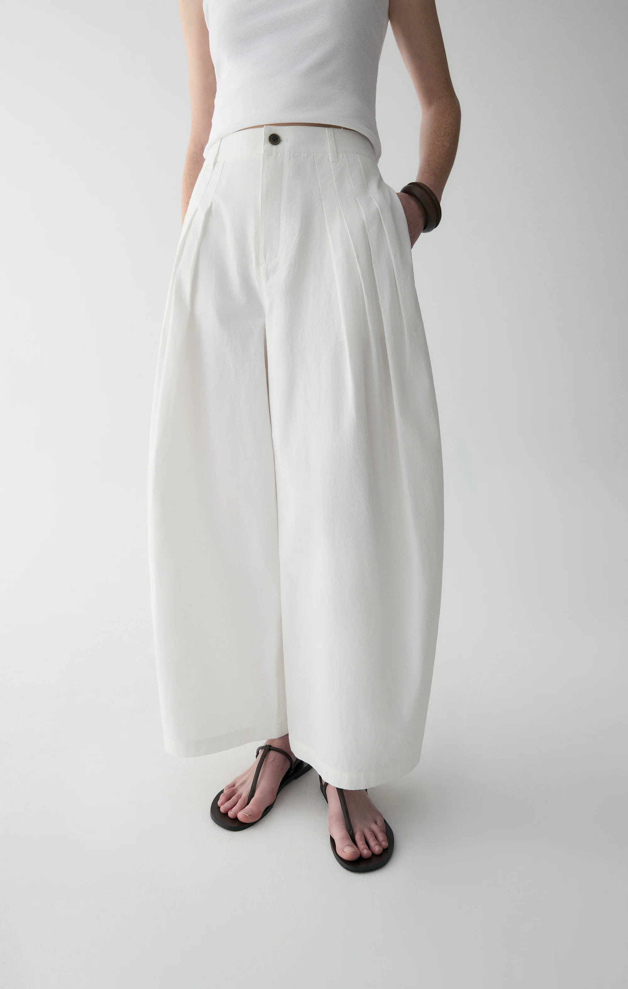 Cotton Pleated Curved Pants - Image 7