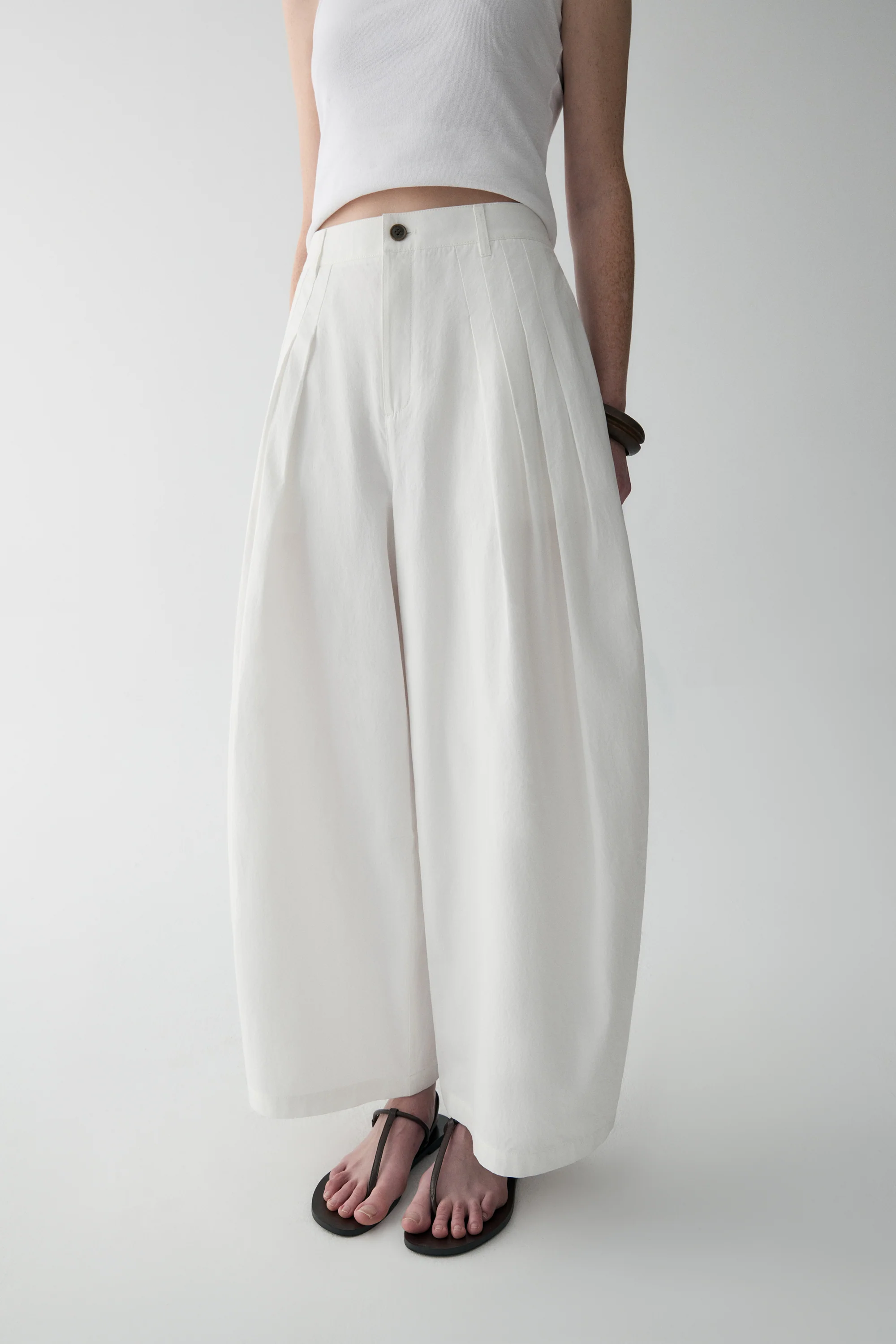 Cotton Pleated Curved Pants - Image 8