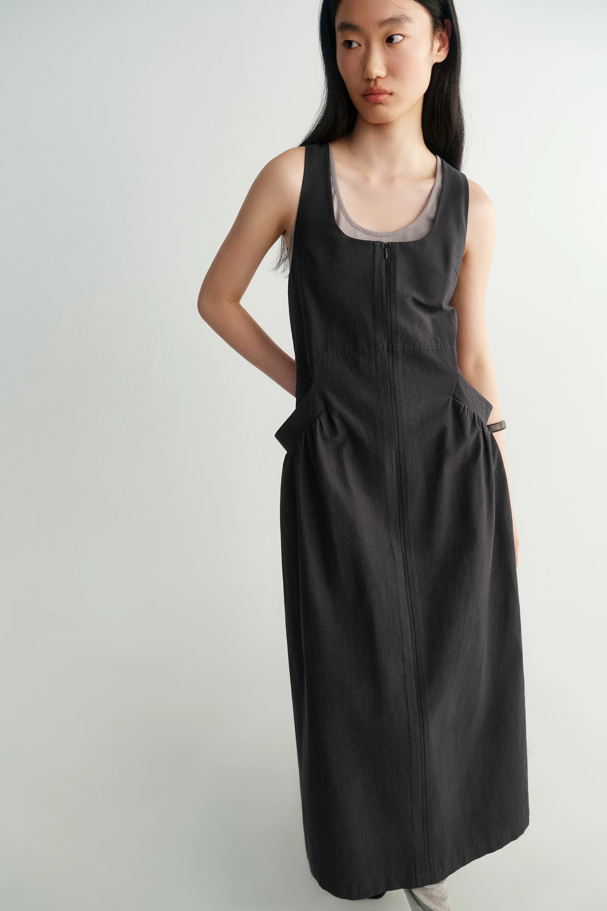 Twist-knot Zipper Dress - Image 14