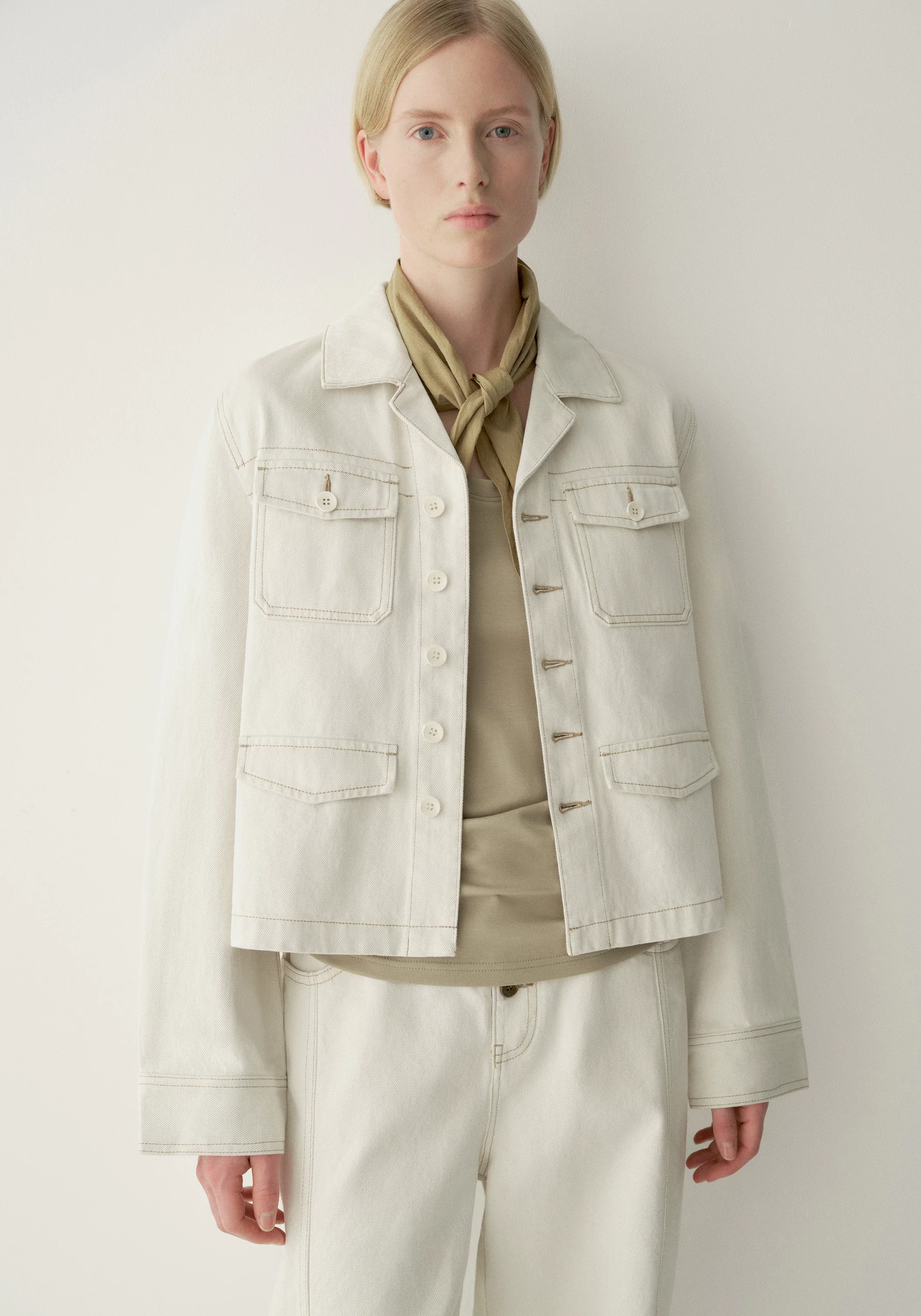 Cropped Denim Jacket - Image 18