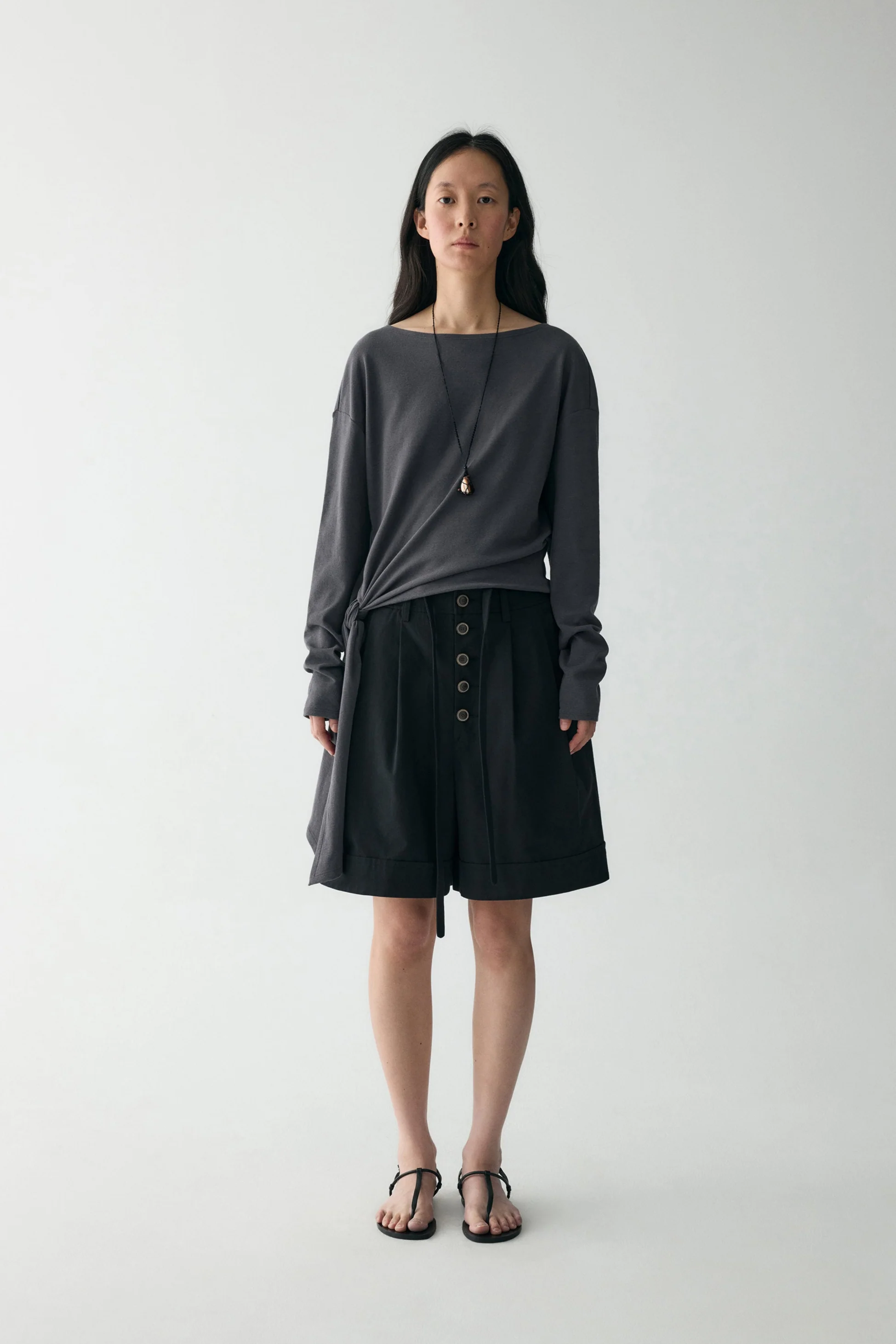 Curved Loose Shorts - Image 10