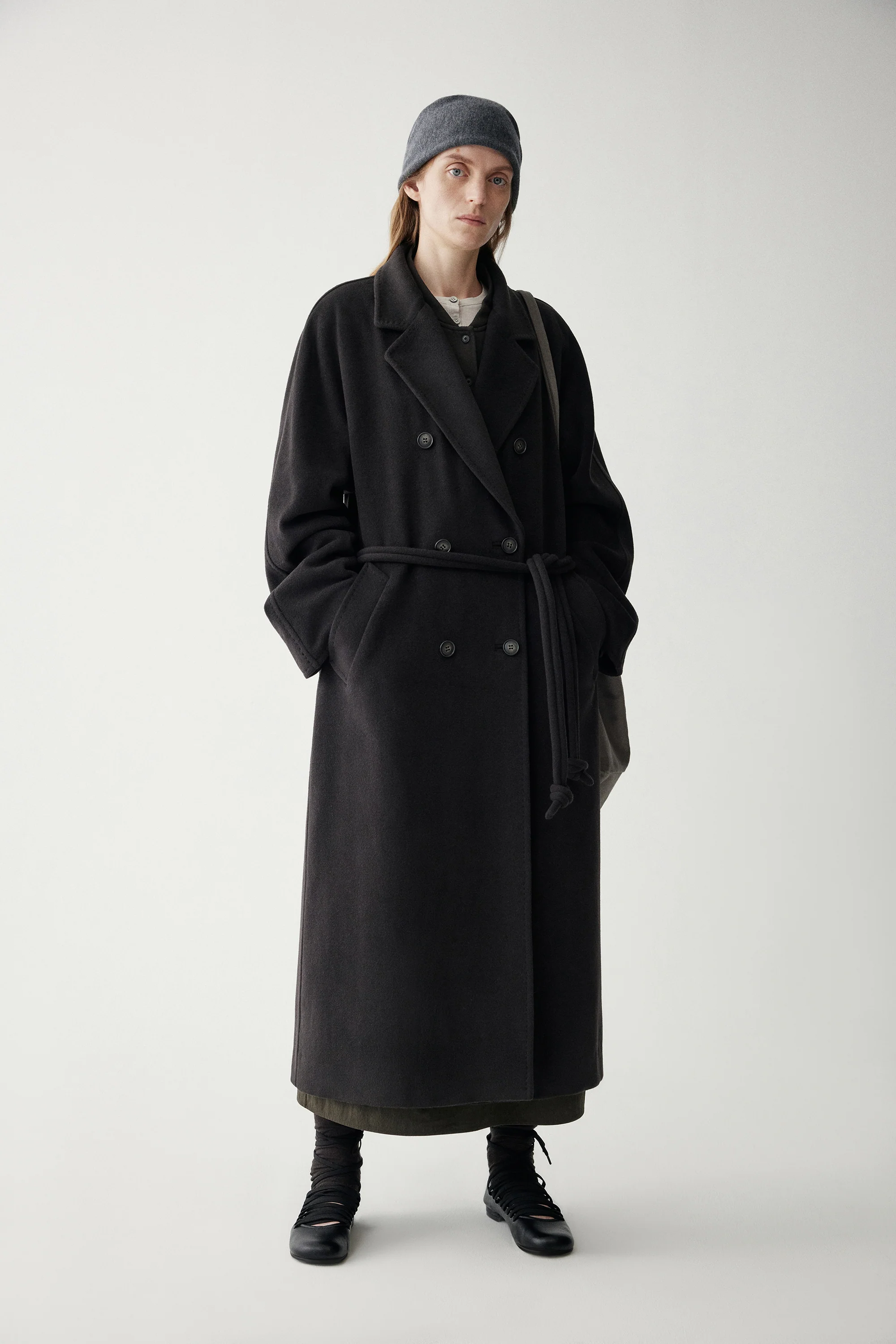 Classic Italian Cashmere Coat - Image 15