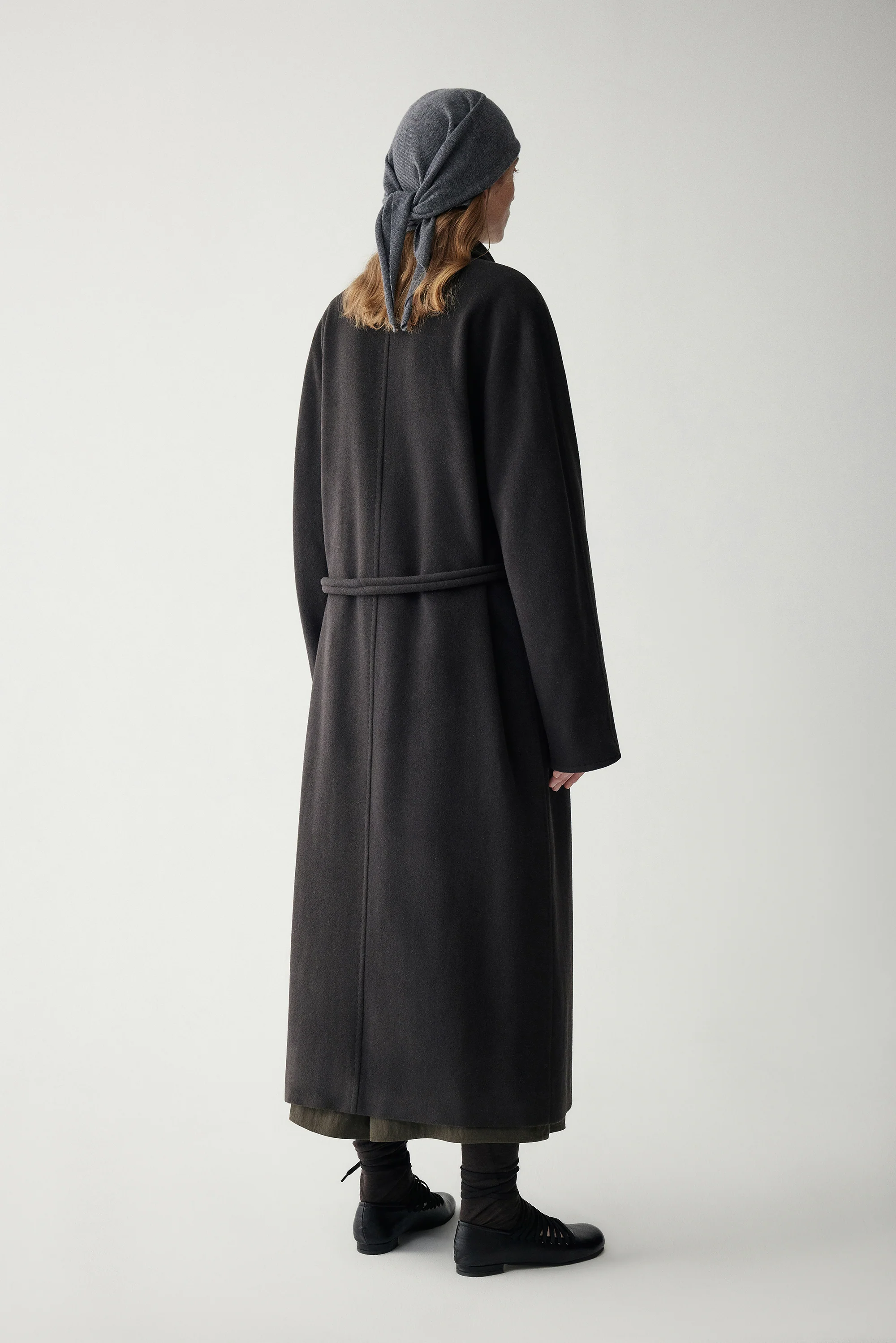Classic Italian Cashmere Coat - Image 17