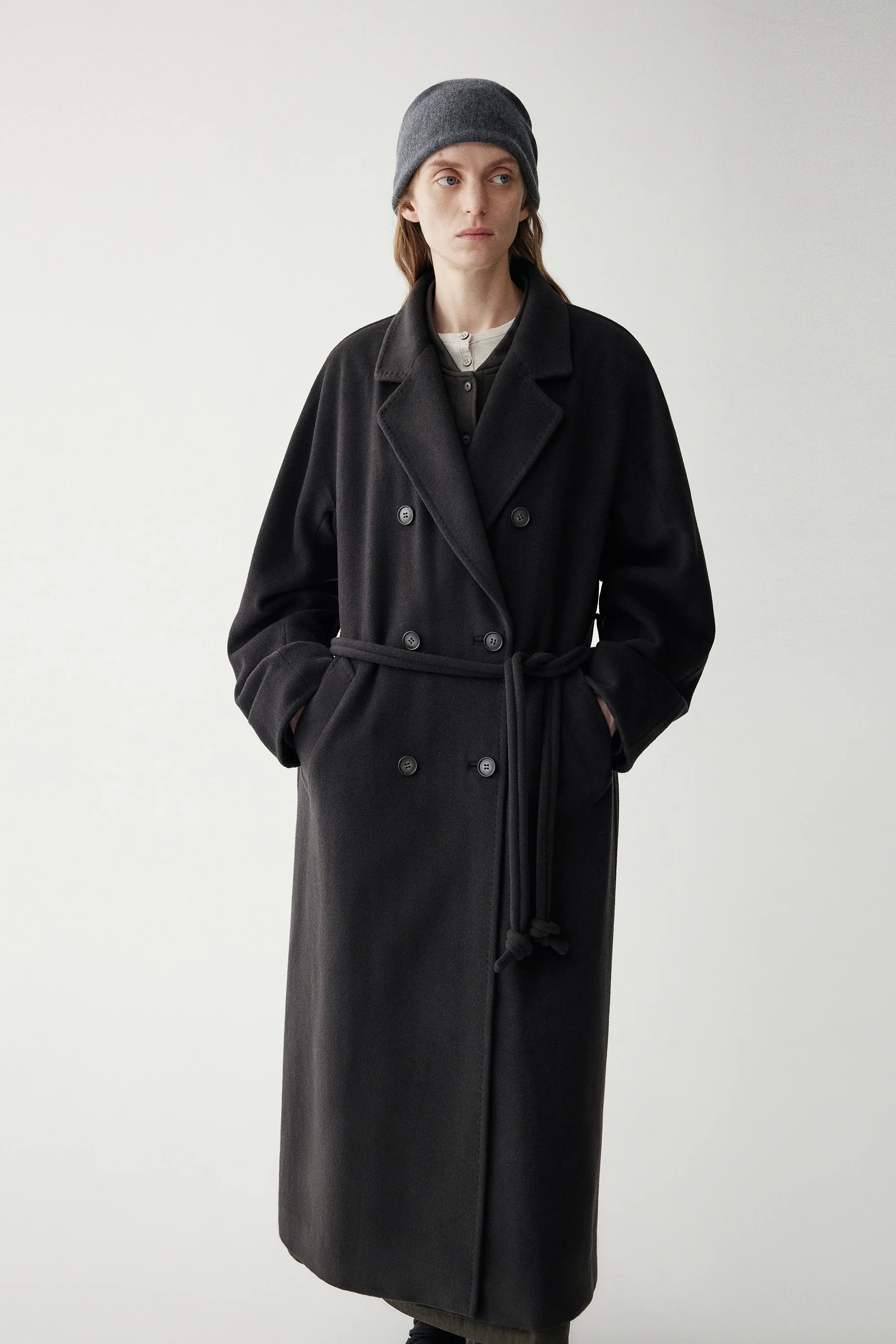 Classic Italian Cashmere Coat - Image 18
