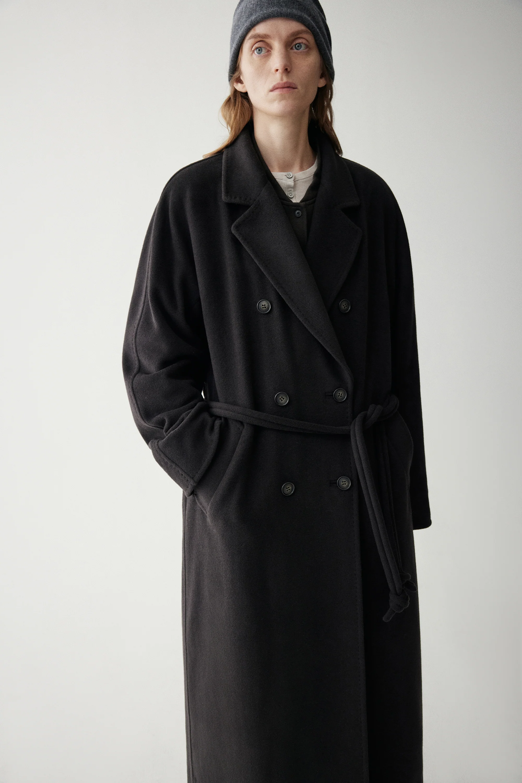 Classic Italian Cashmere Coat - Image 19