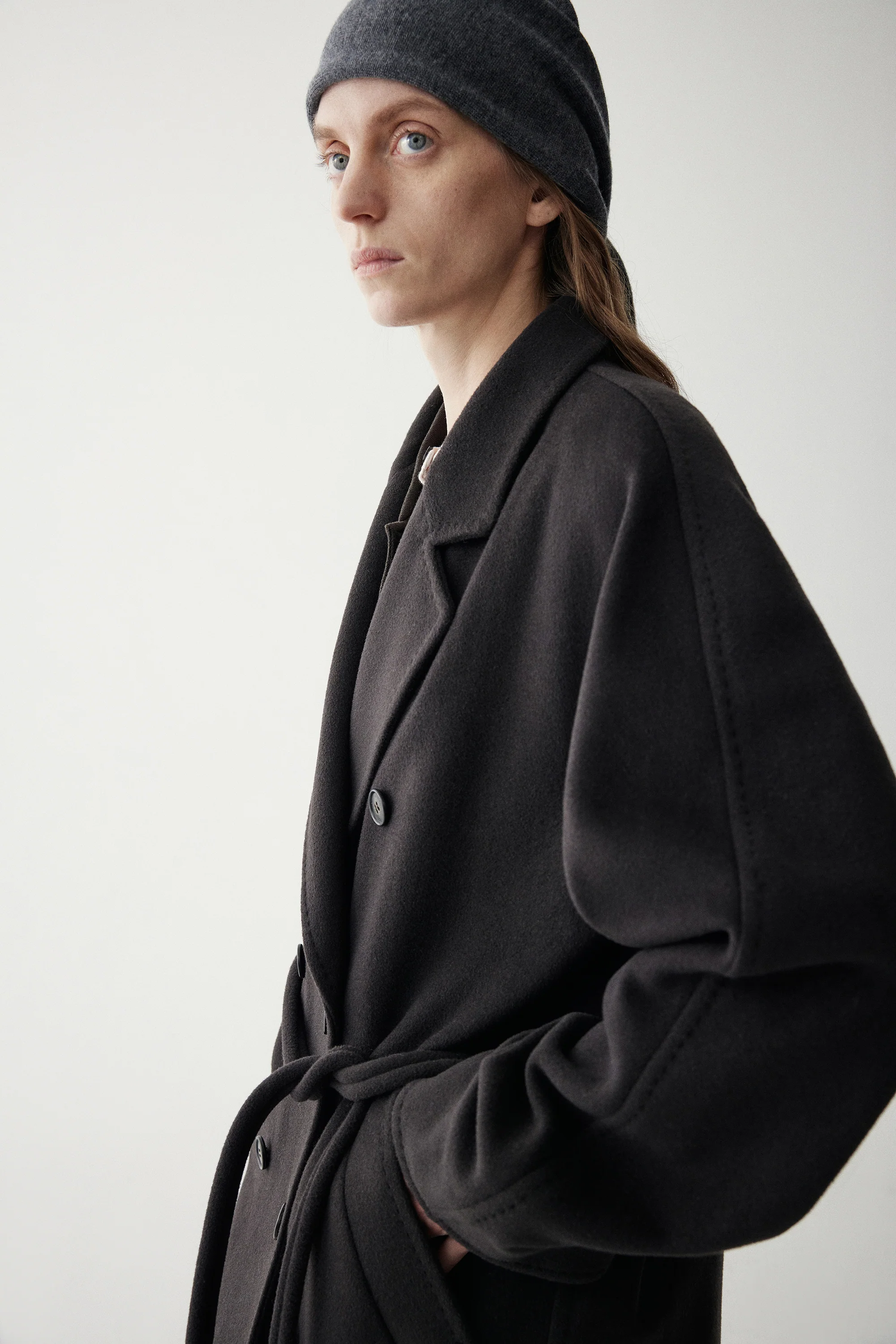 Classic Italian Cashmere Coat - Image 20