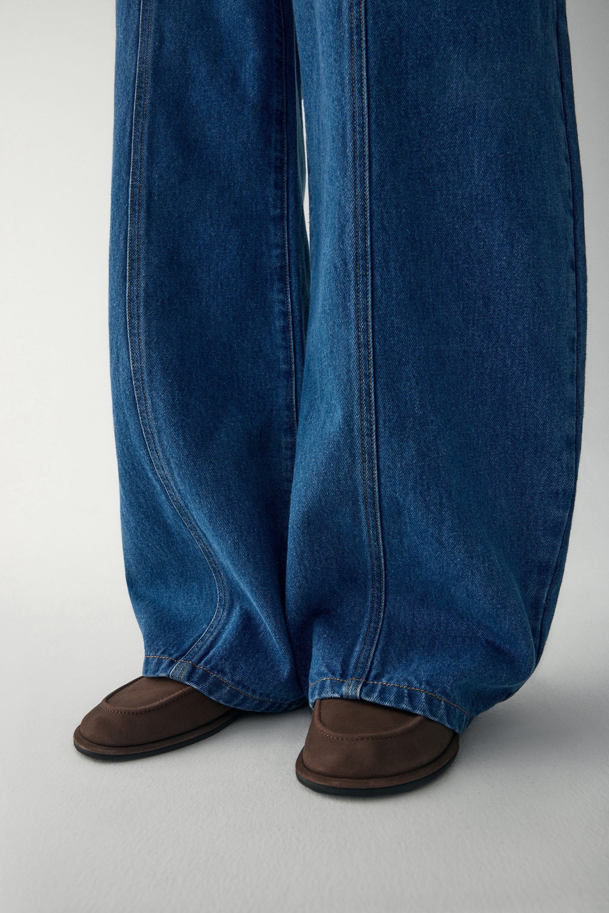 Wide-Fit Barrel Jeans - Image 10