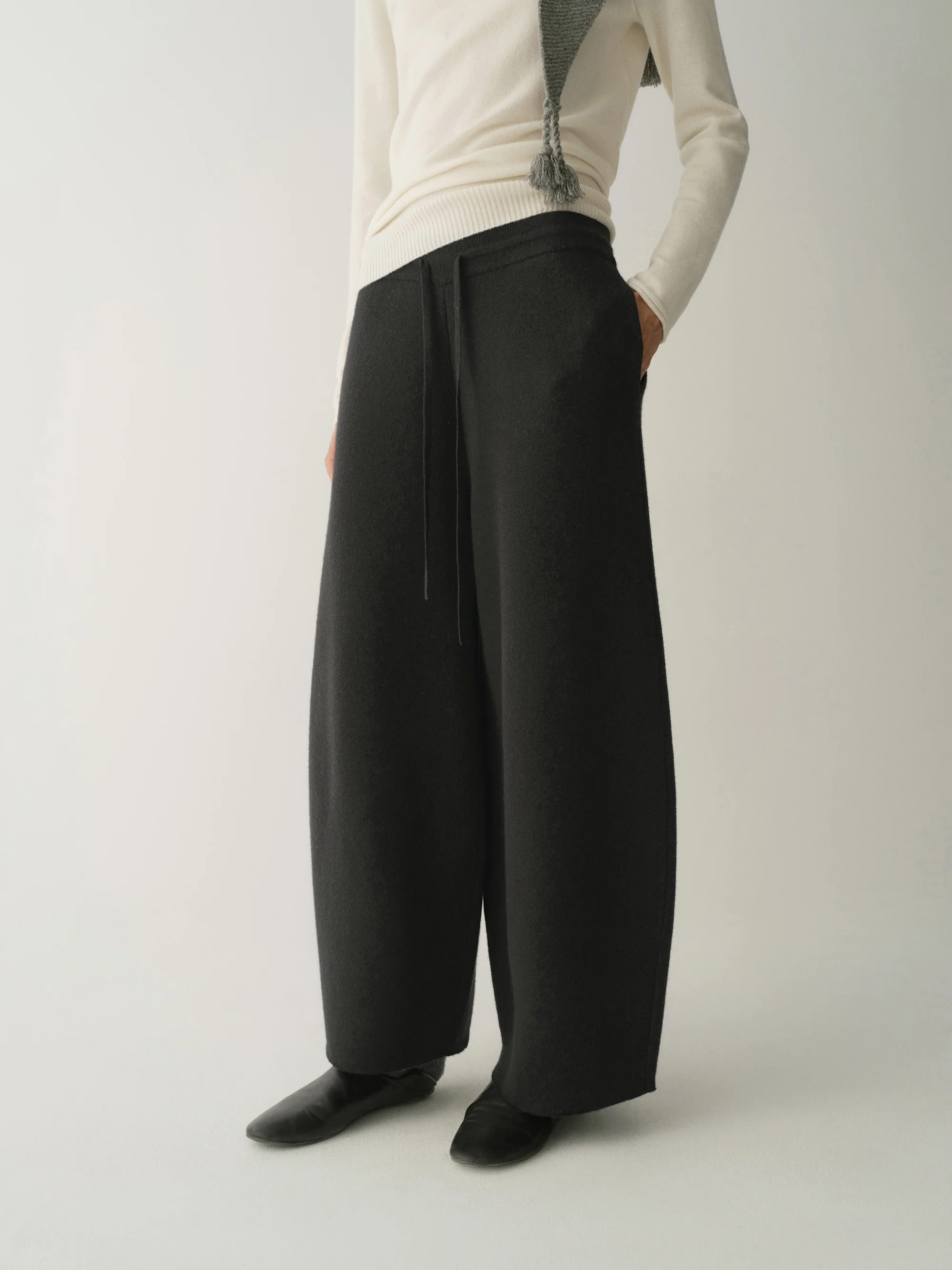 Merino Wool Drawsting Pants - Image 20